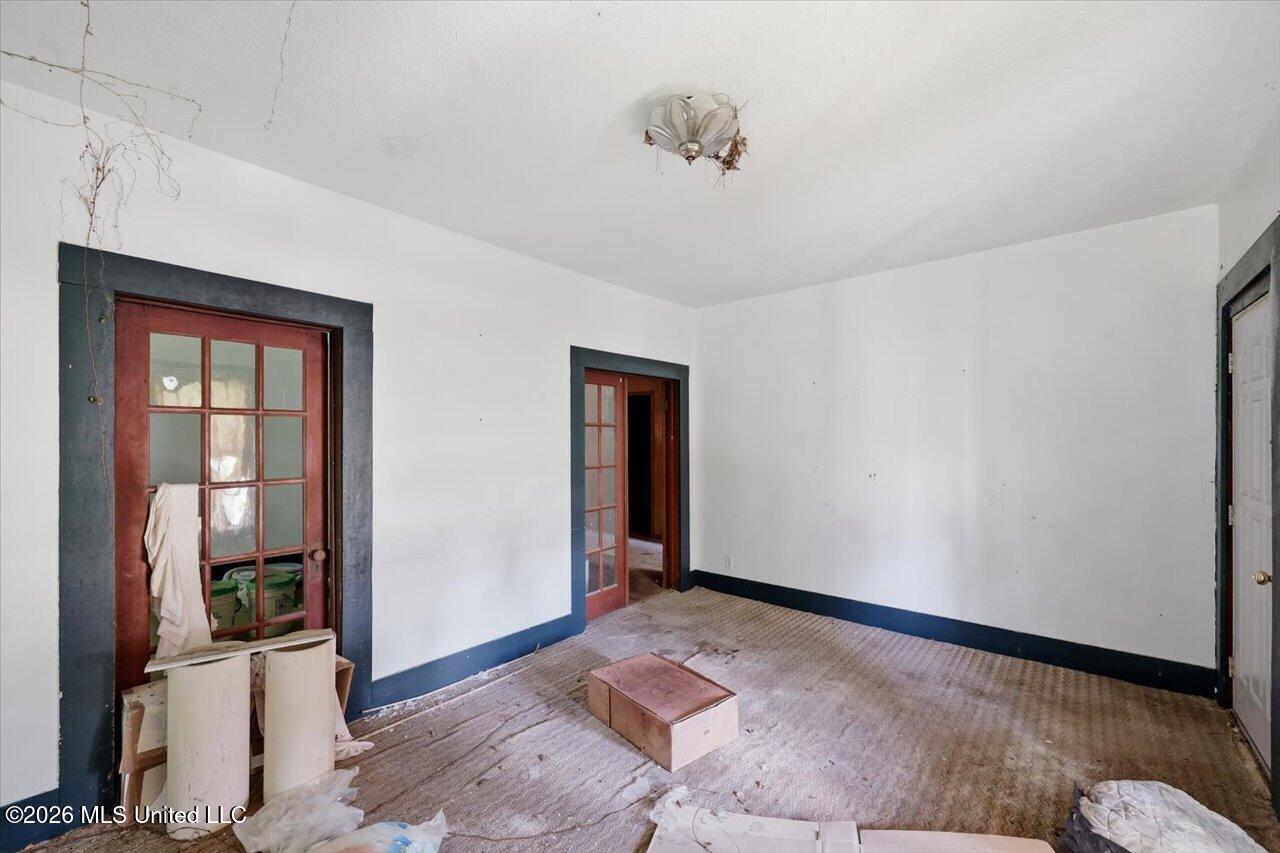106 W Bell Avenue Property Photo 6