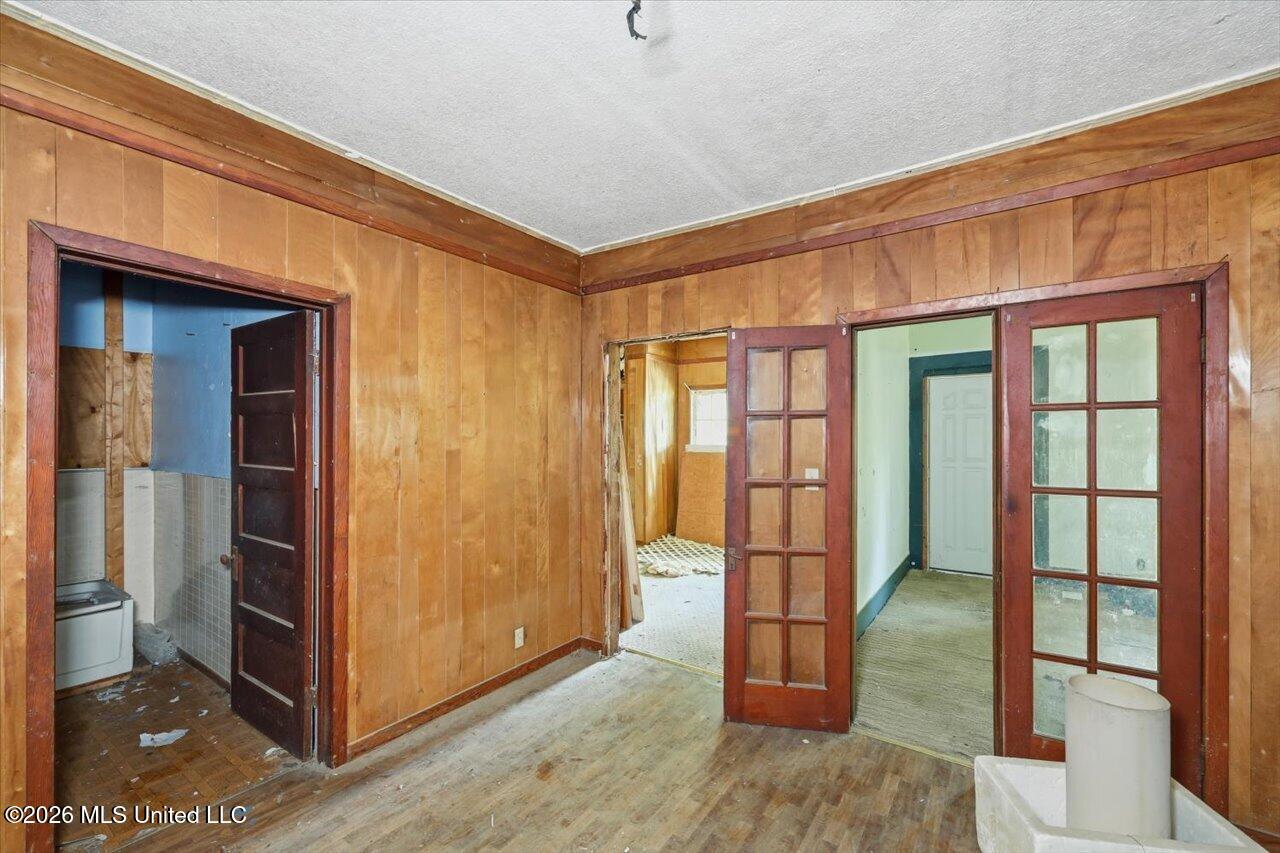 106 W Bell Avenue Property Photo 8