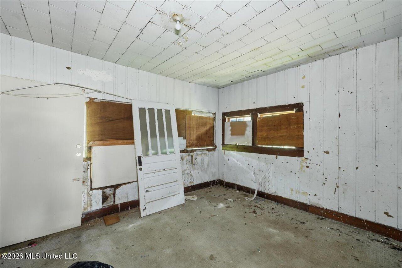 106 W Bell Avenue Property Photo 10