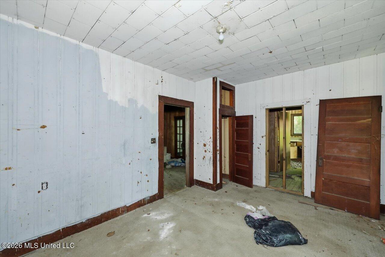 106 W Bell Avenue Property Photo 11