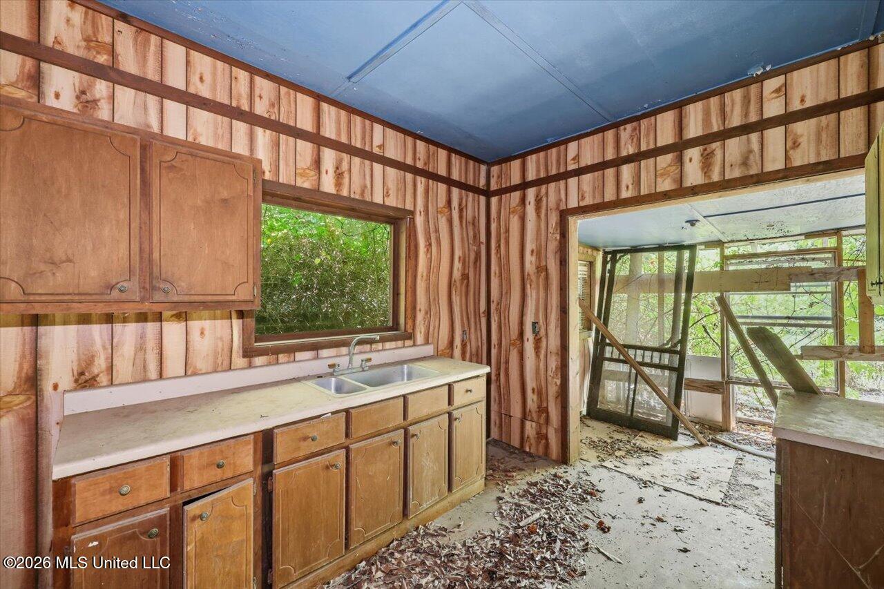106 W Bell Avenue Property Photo 14