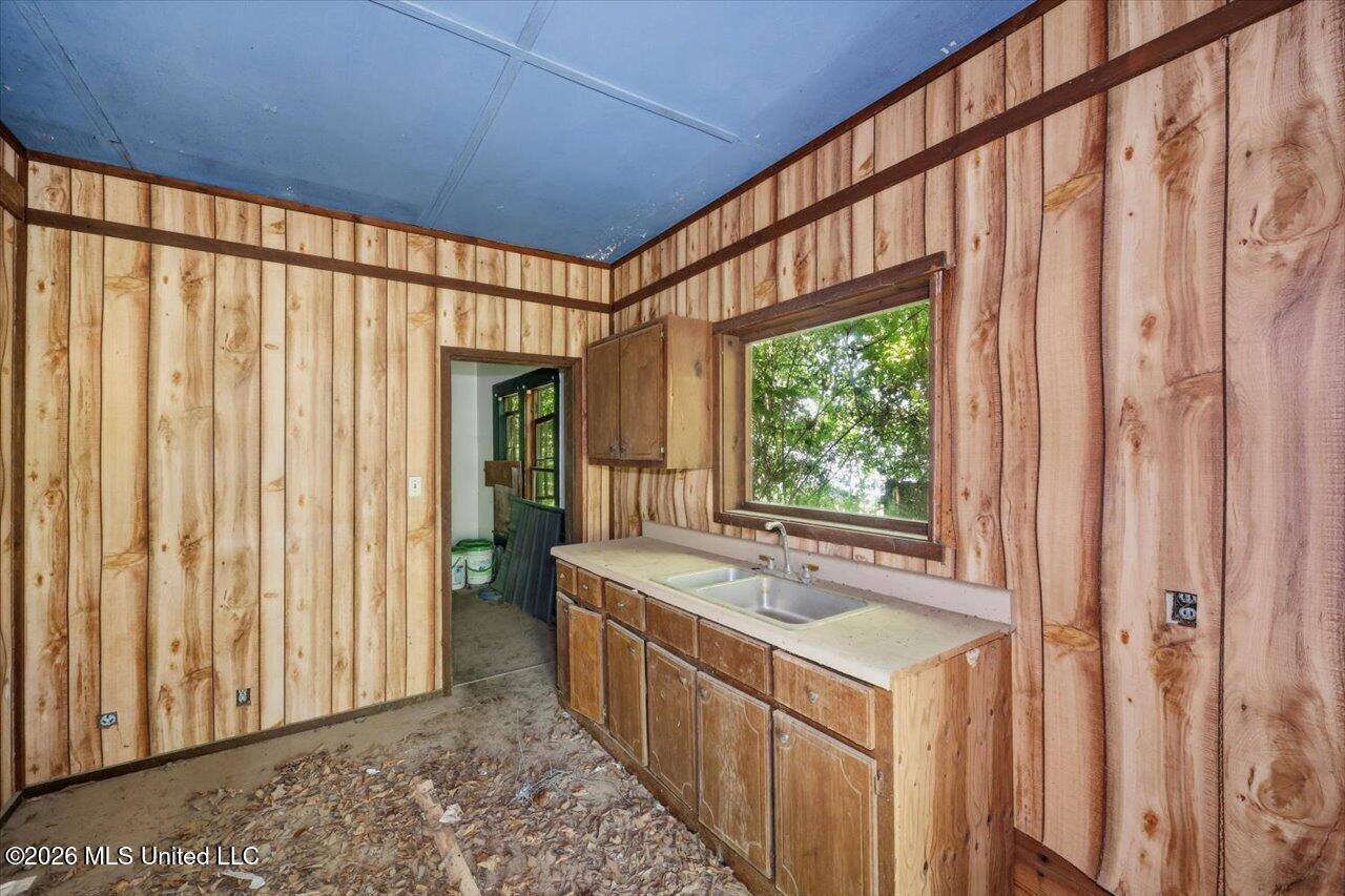 106 W Bell Avenue Property Photo 15