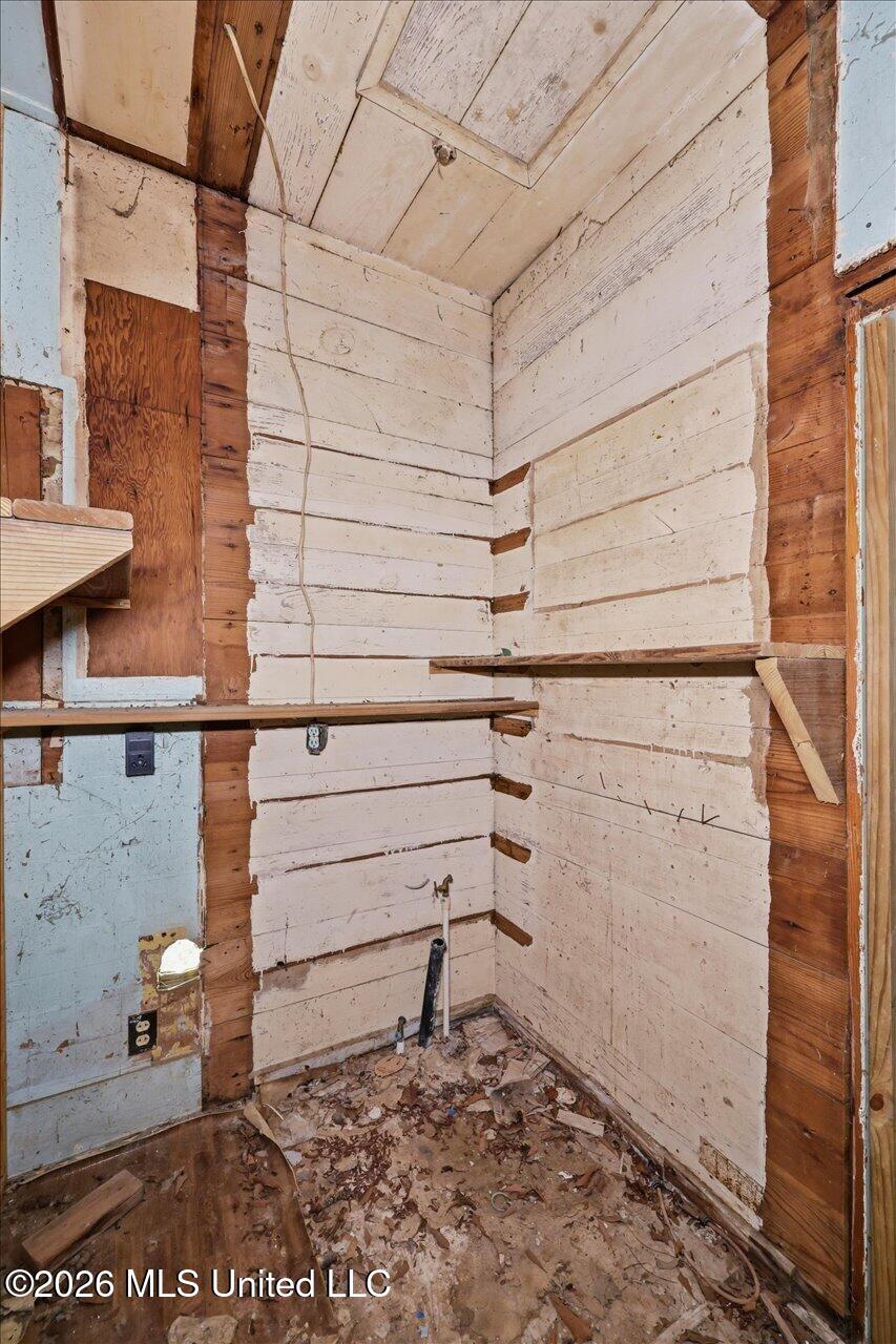 106 W Bell Avenue Property Photo 18
