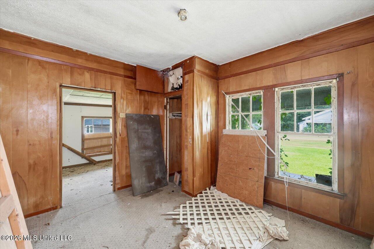 106 W Bell Avenue Property Photo 19