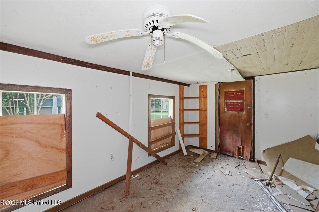 106 W Bell Avenue Property Photo 20