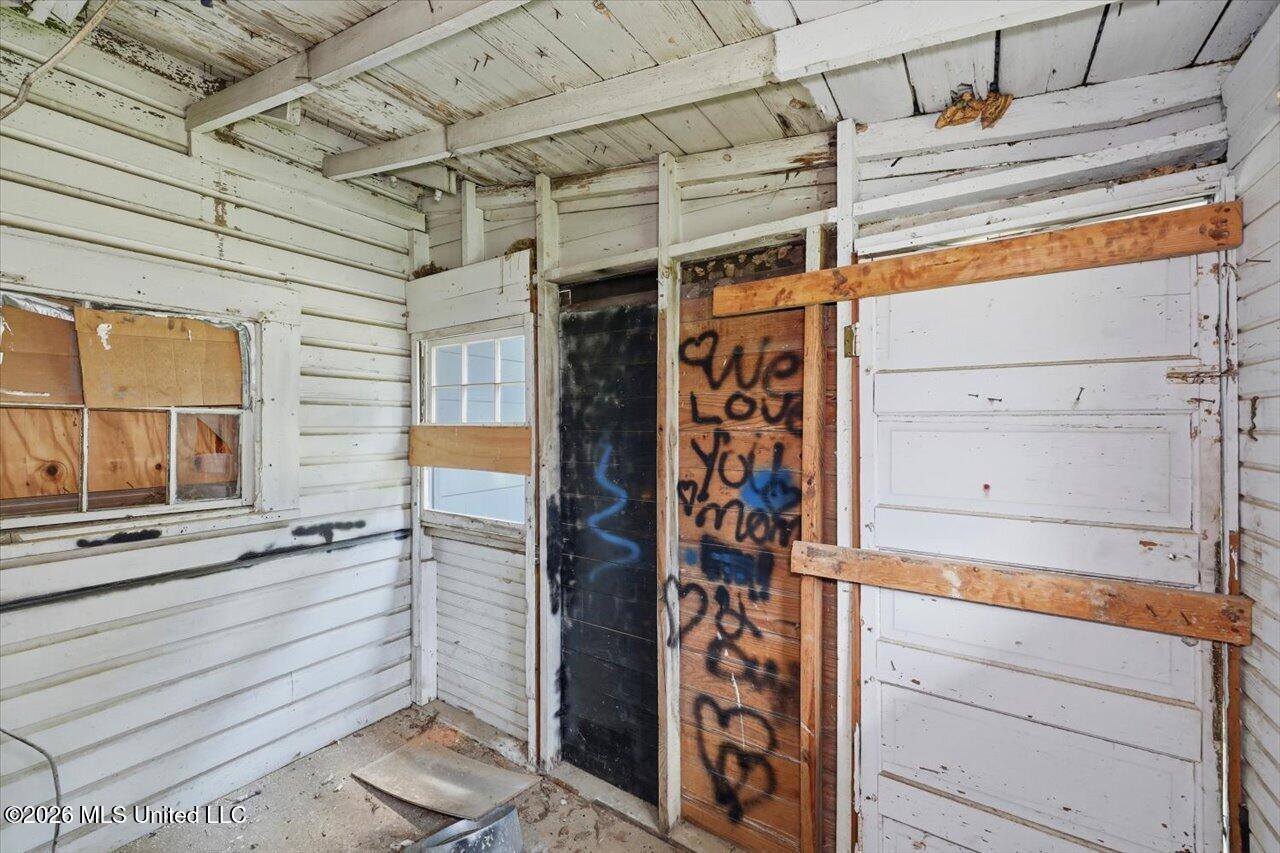 106 W Bell Avenue Property Photo 21