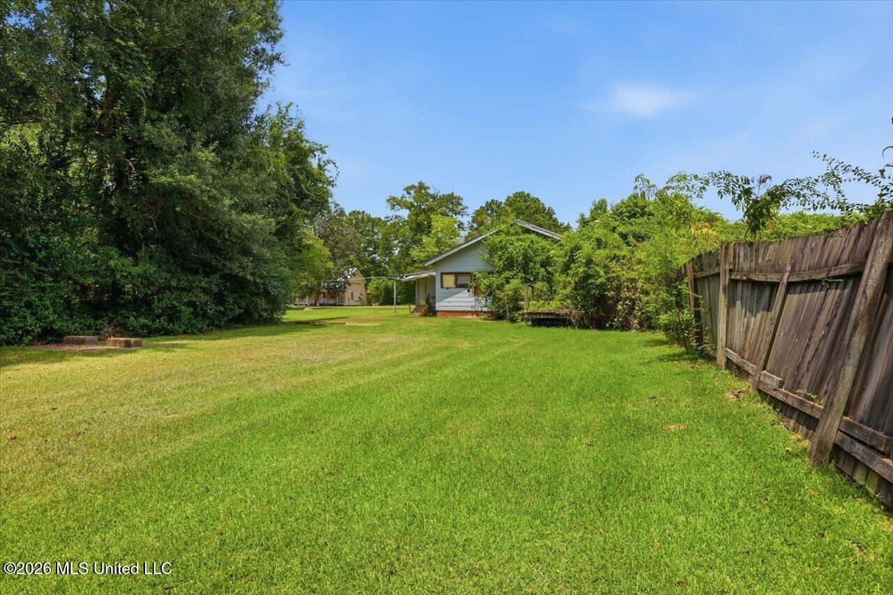 106 W Bell Avenue Property Photo 24
