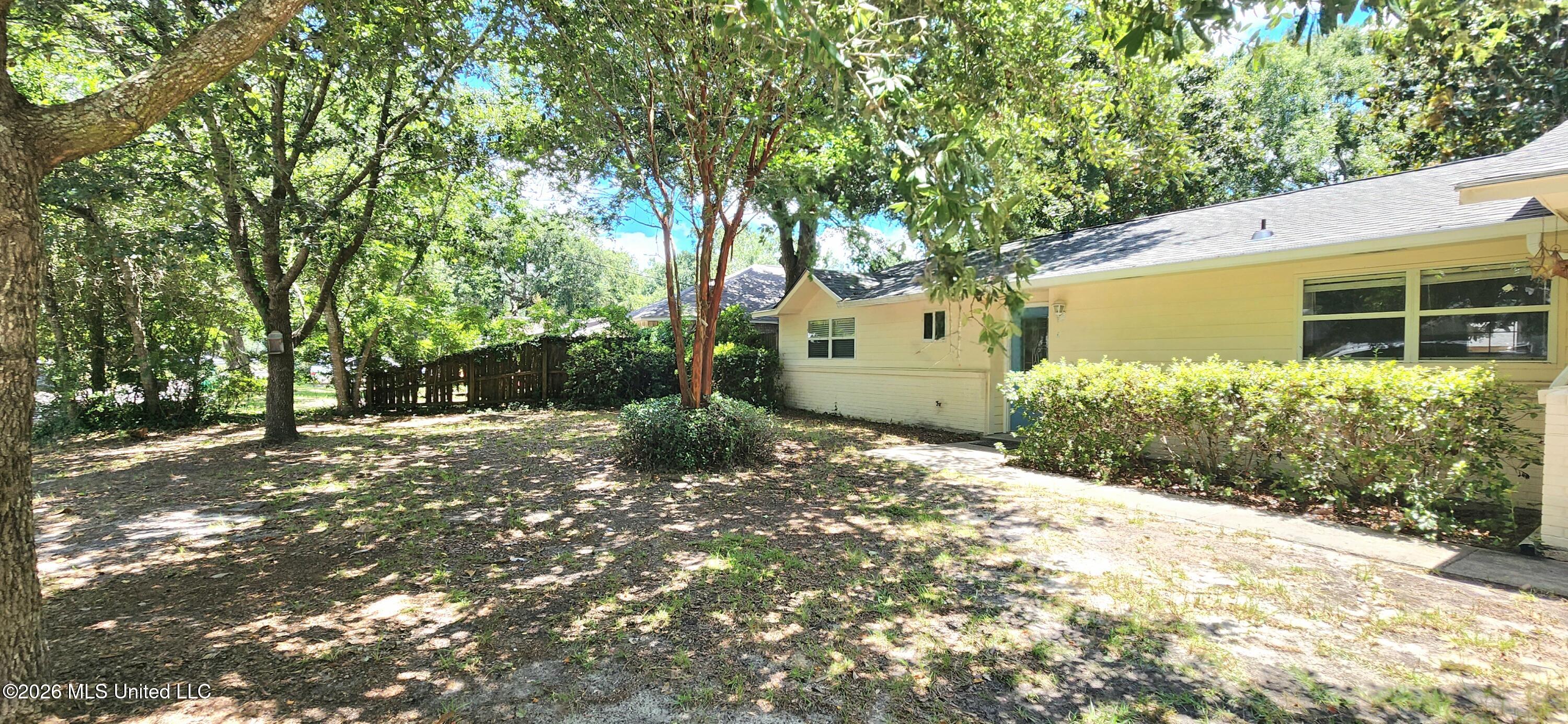 9113 Warbler Avenue Property Photo 4