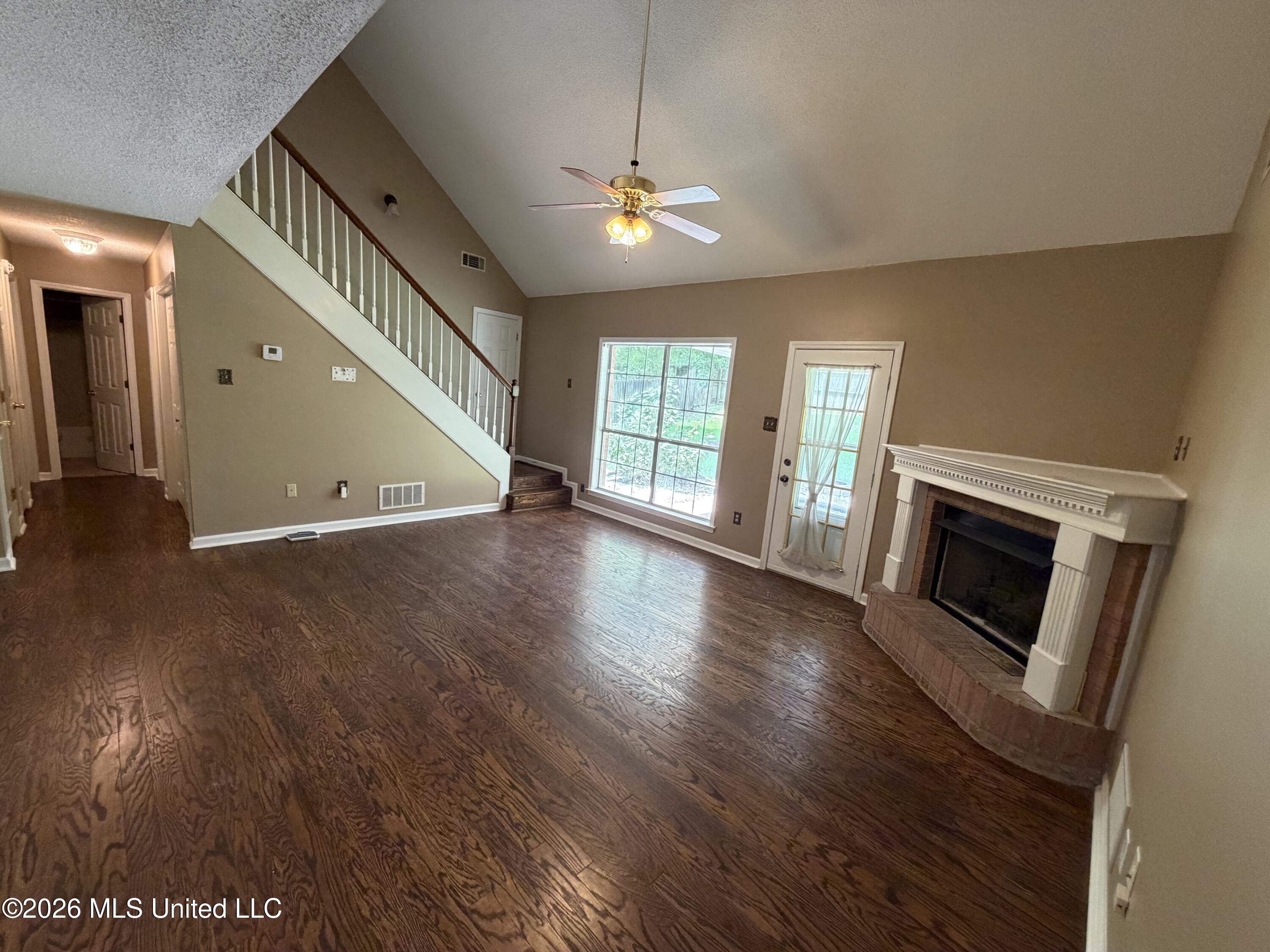 6177 Seminole Drive Property Photo 4