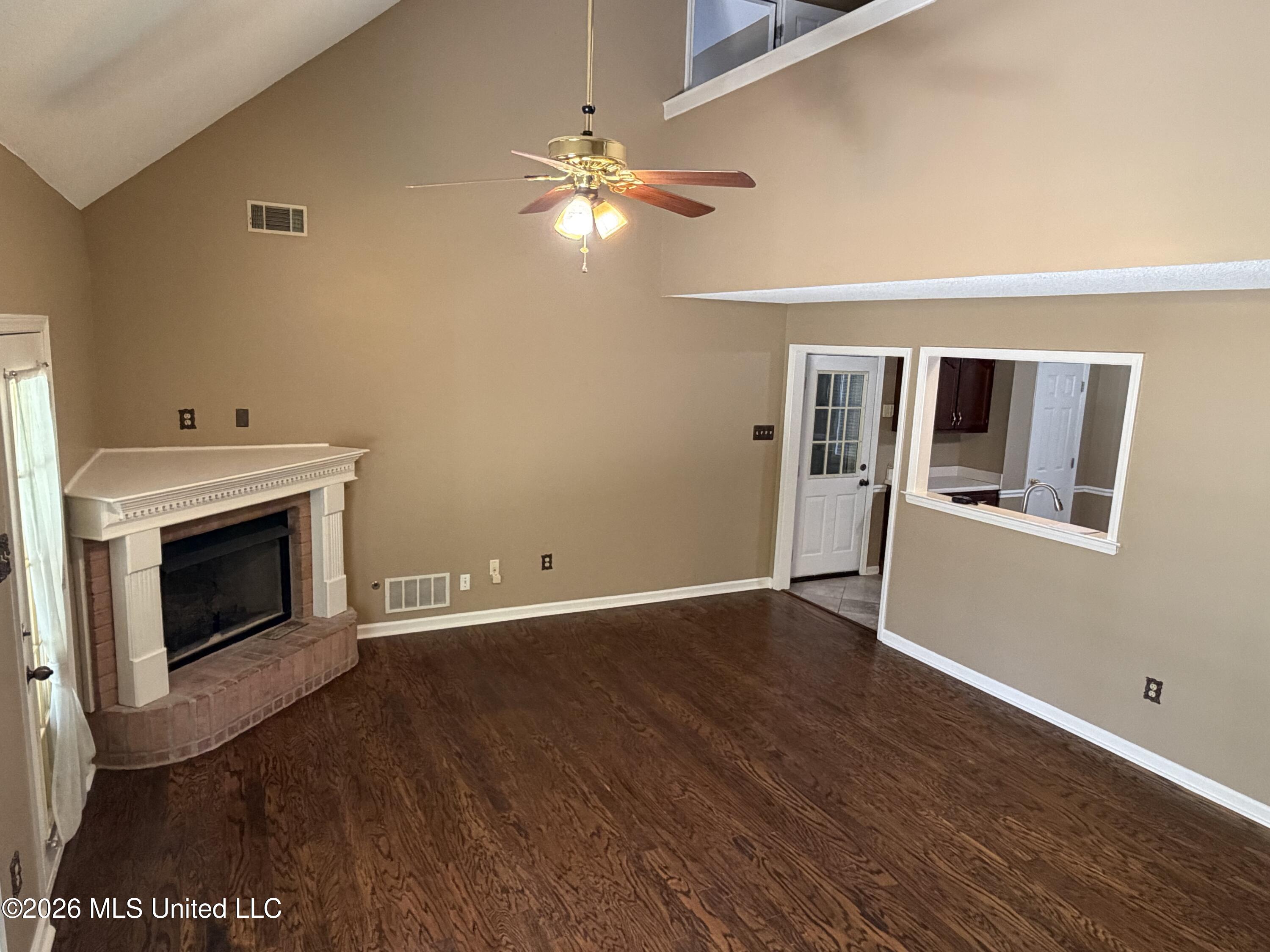 6177 Seminole Drive Property Photo 5