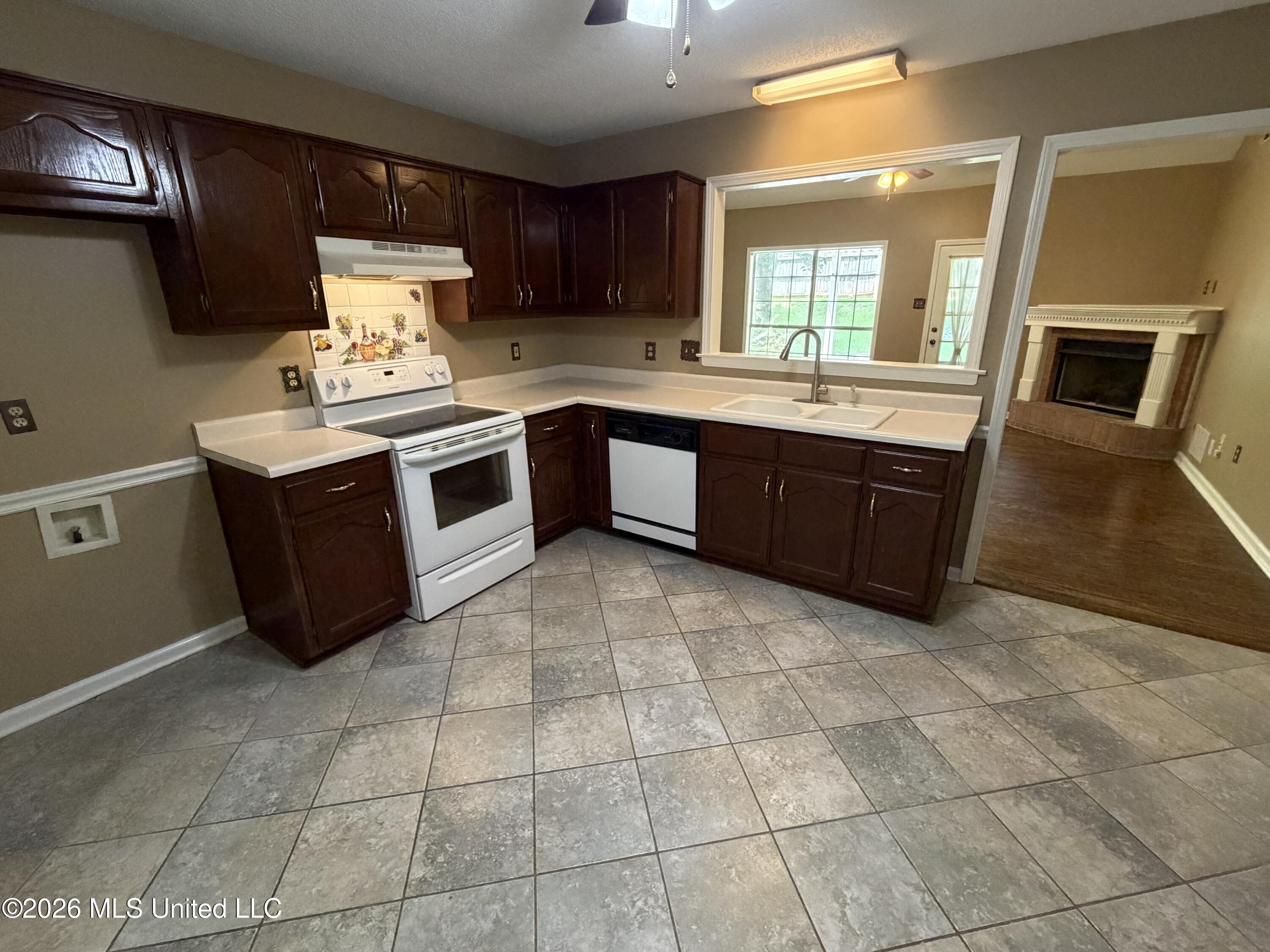 6177 Seminole Drive Property Photo 8