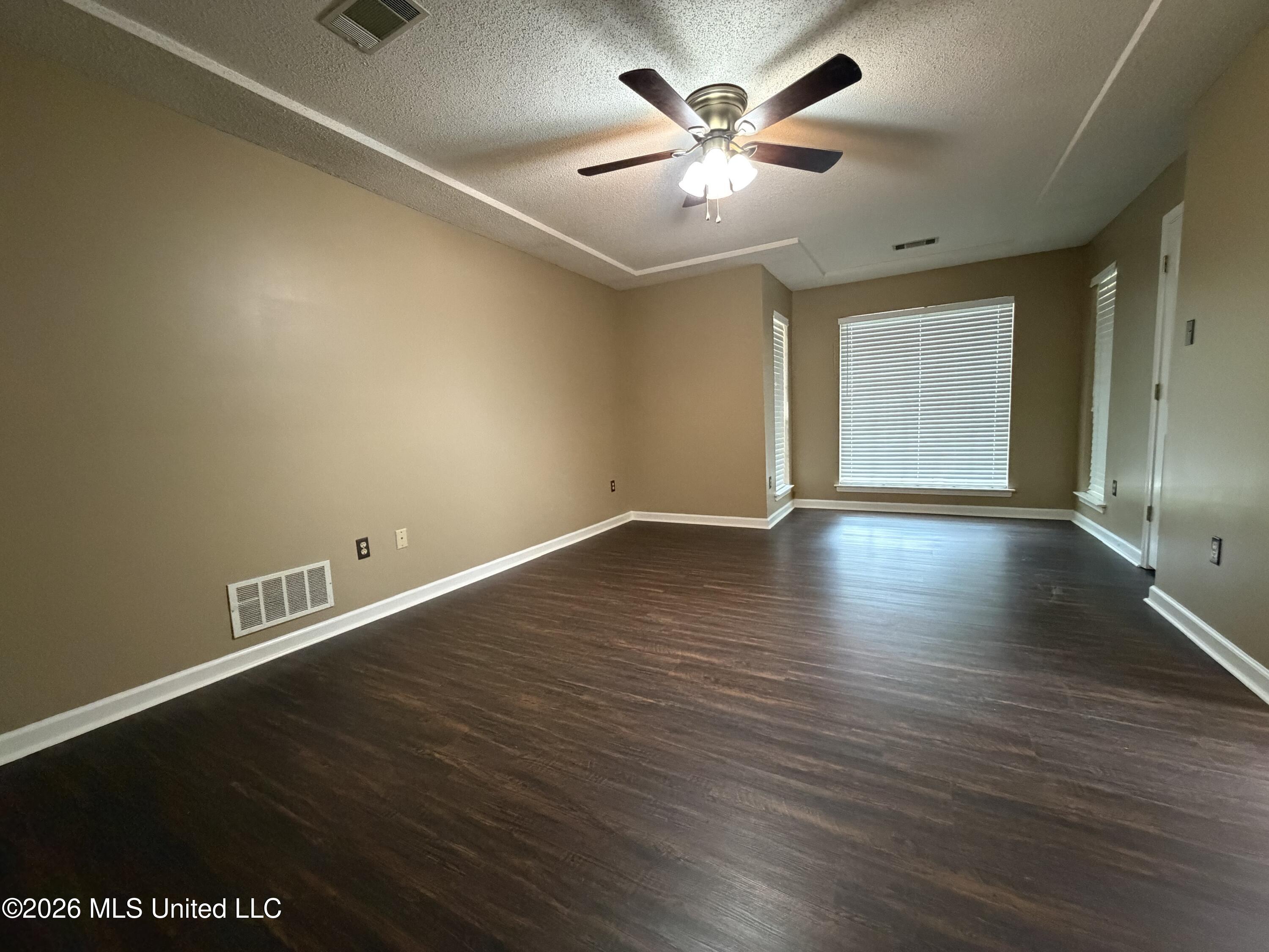 6177 Seminole Drive Property Photo 10