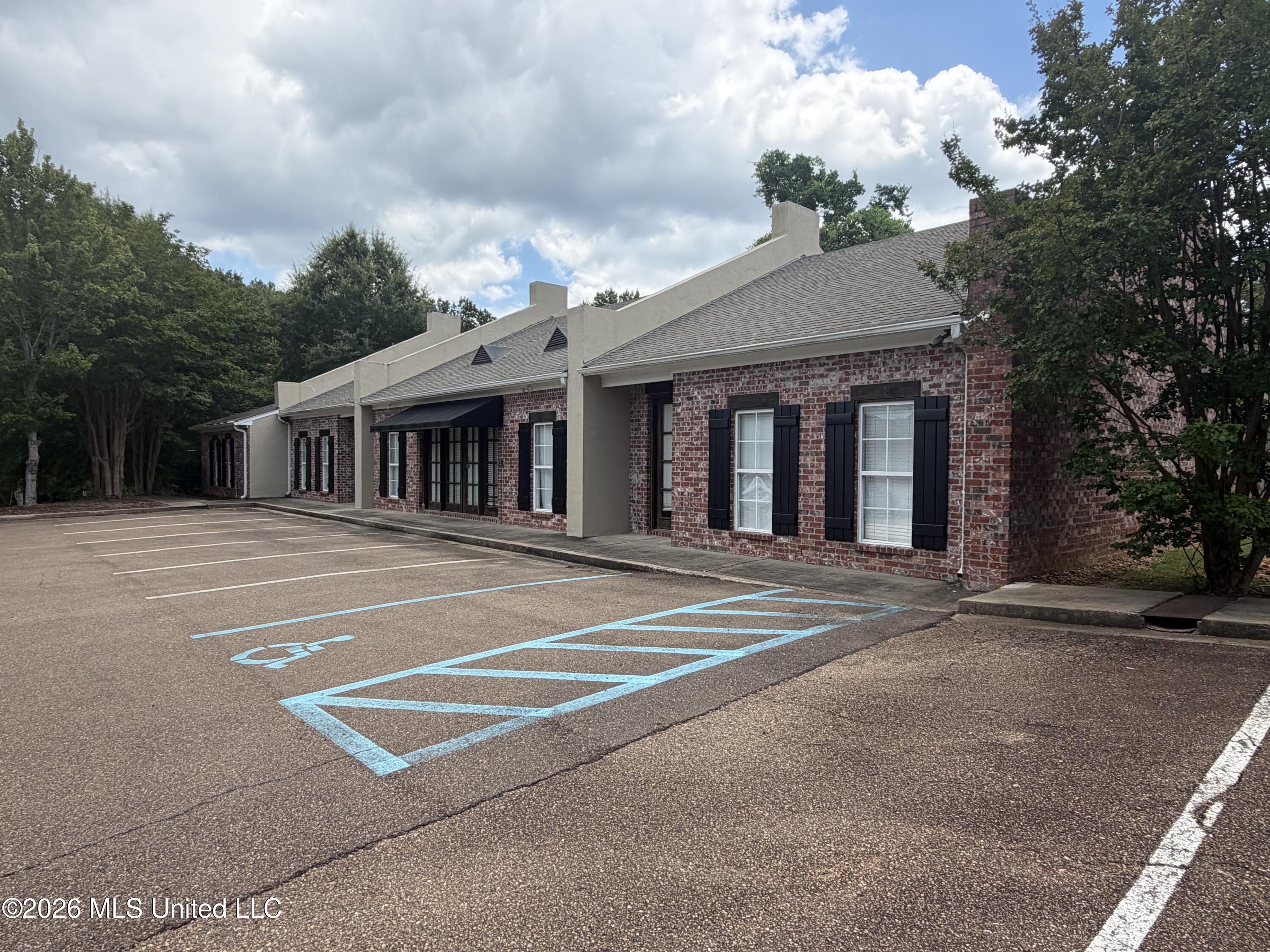 529 S Pear Orchard Road Property Photo 2