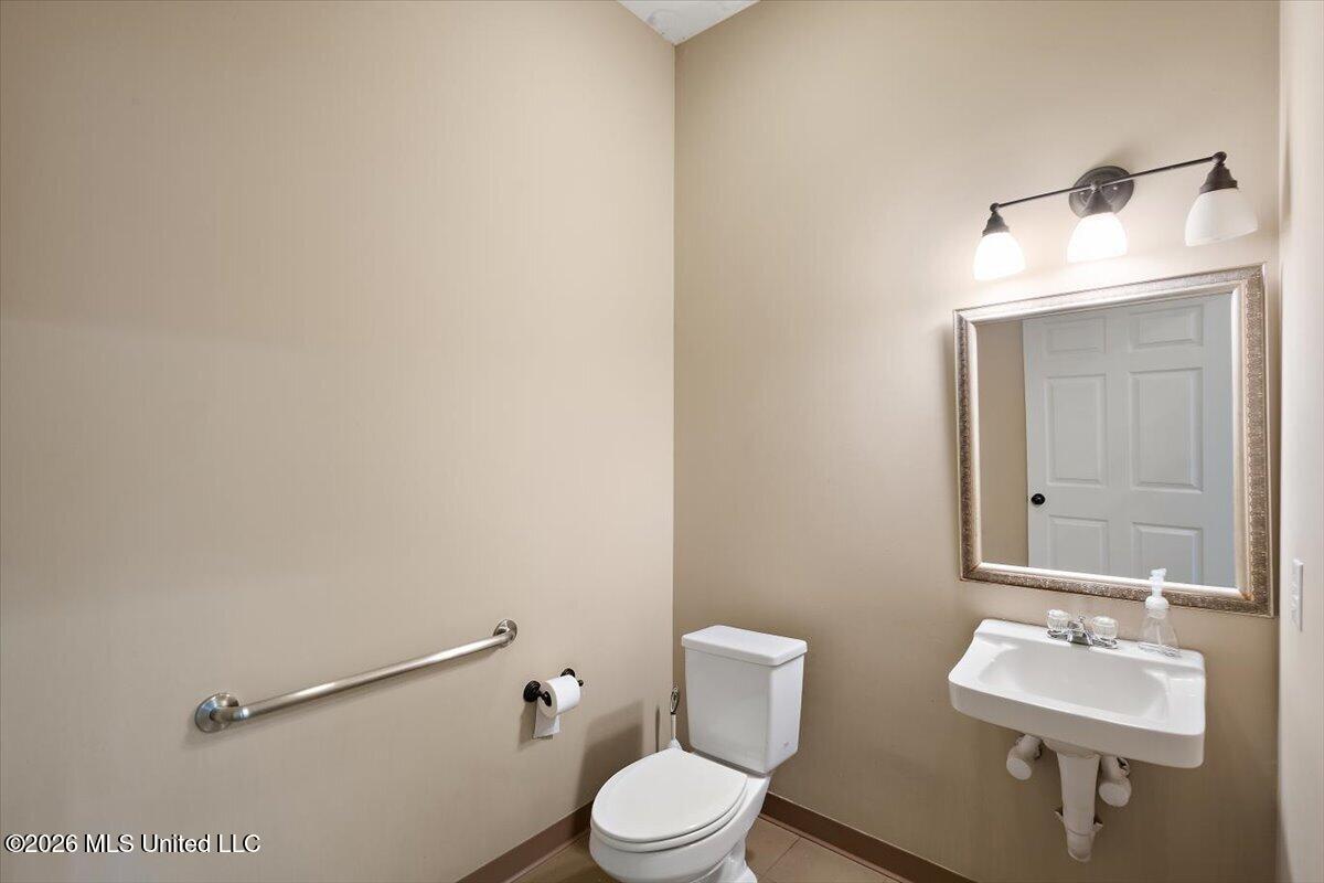 529 S Pear Orchard Road Property Photo 9