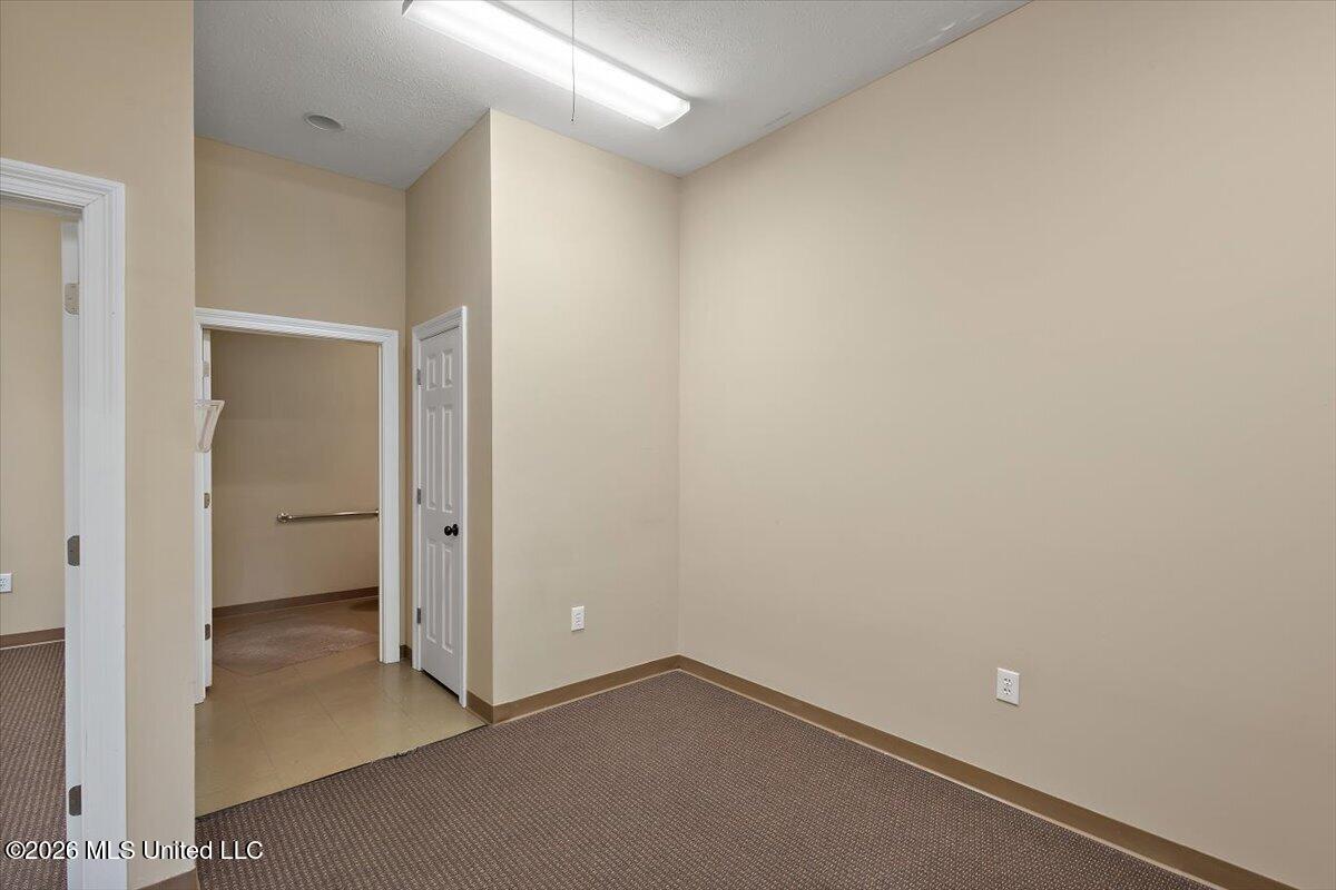 529 S Pear Orchard Road Property Photo 10