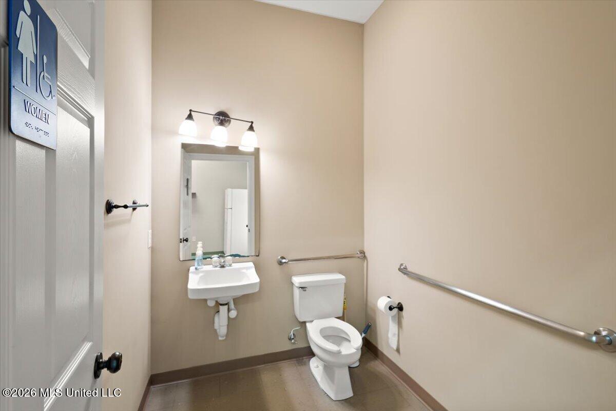 529 S Pear Orchard Road Property Photo 16