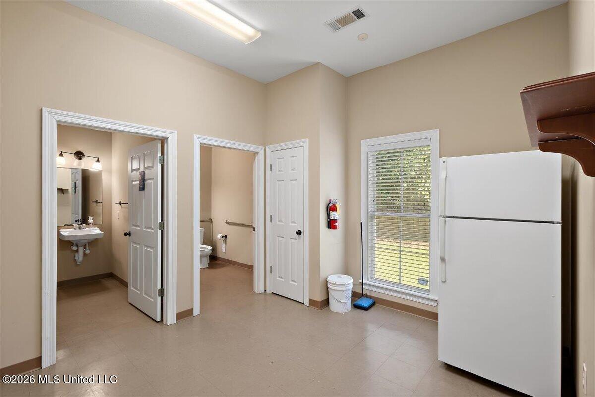 529 S Pear Orchard Road Property Photo 18