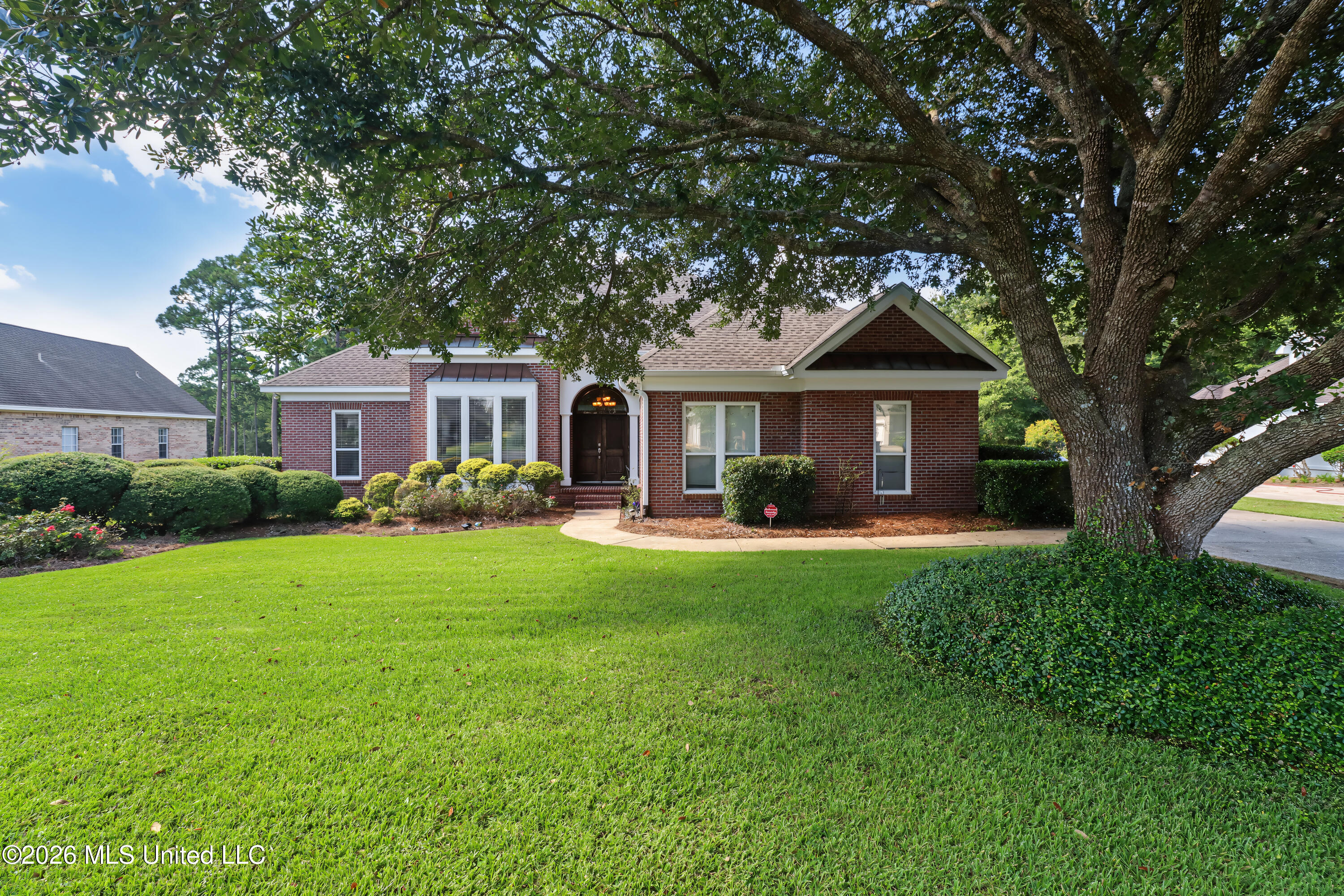 19536 Champion Circle Property Photo 1