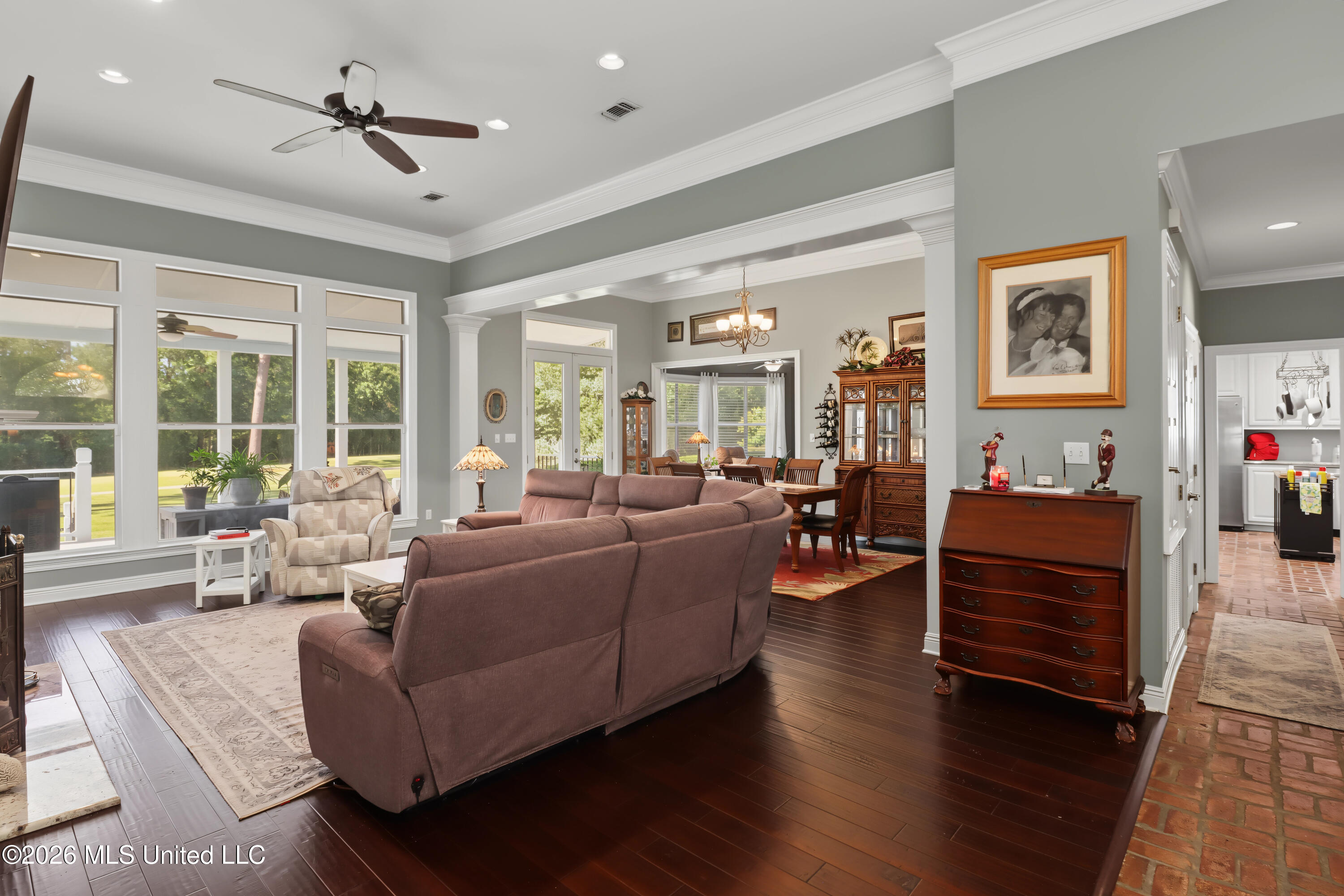 19536 Champion Circle Property Photo 6