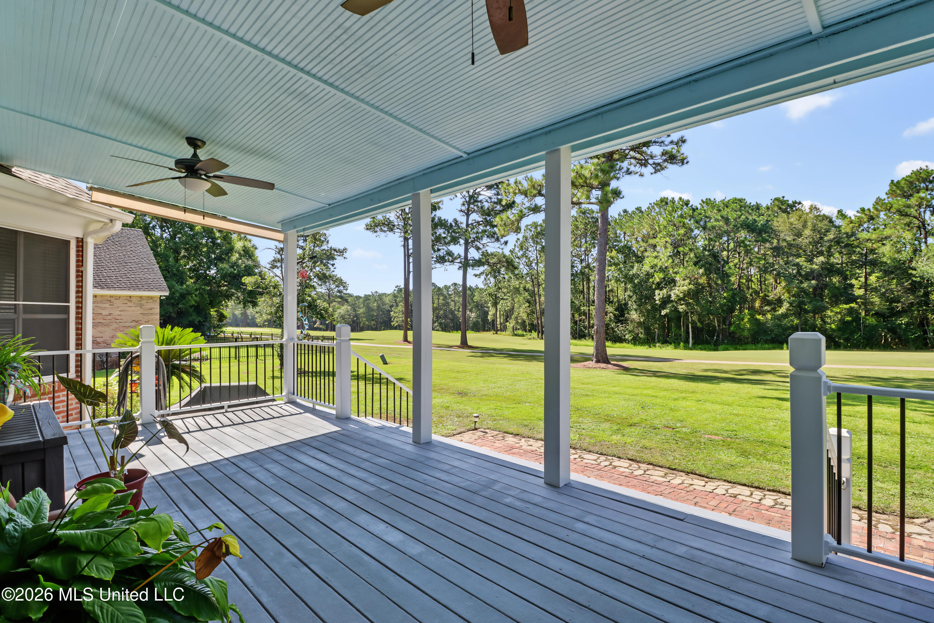 19536 Champion Circle Property Photo 24
