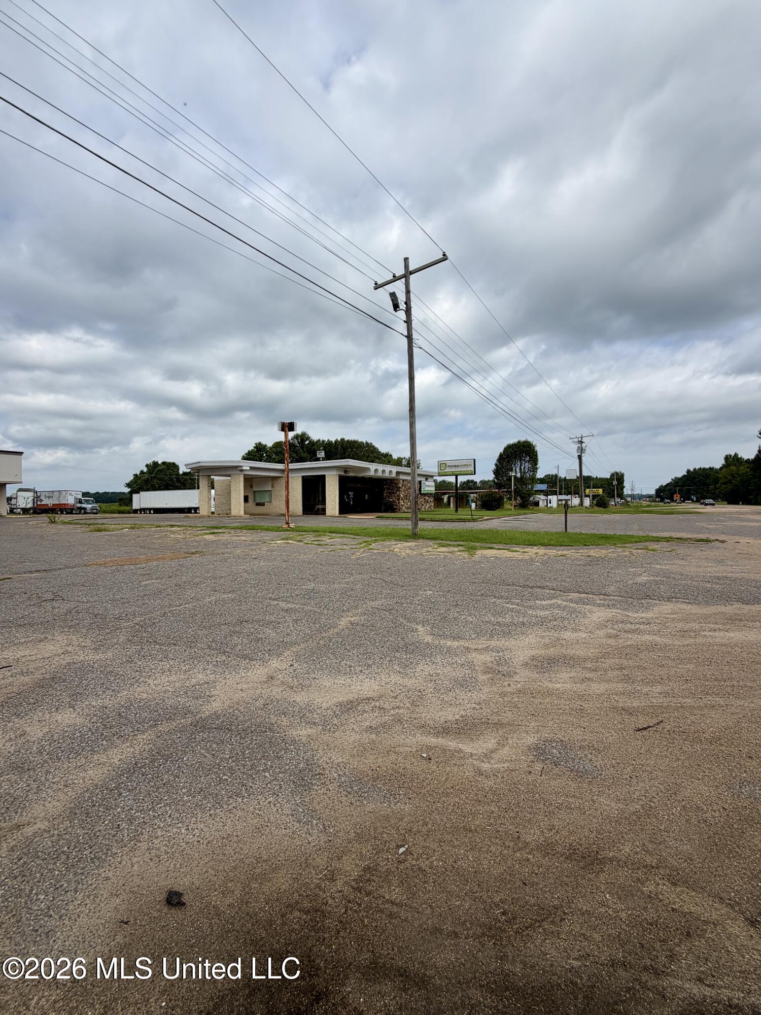 10027 Us-51 Property Photo 4