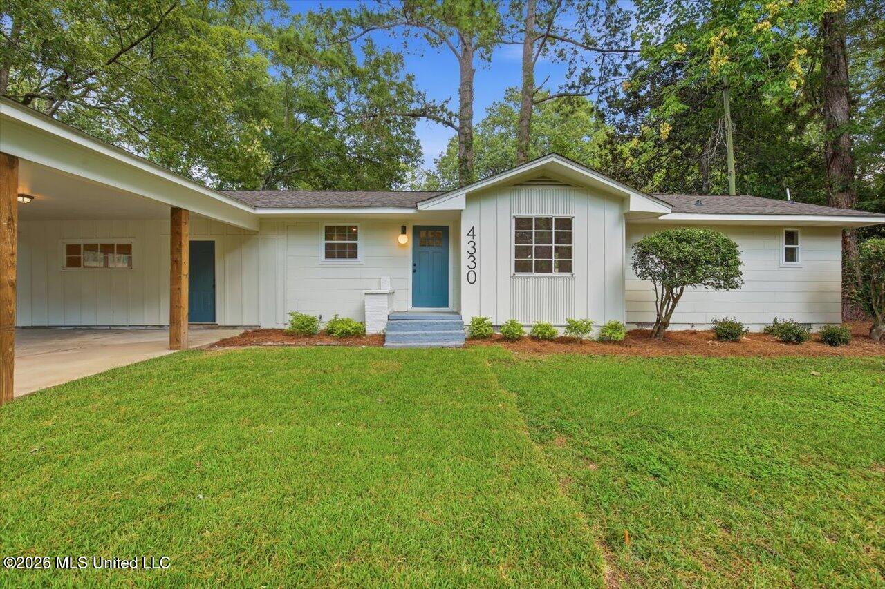 4330 Manhassett Drive Property Photo 1