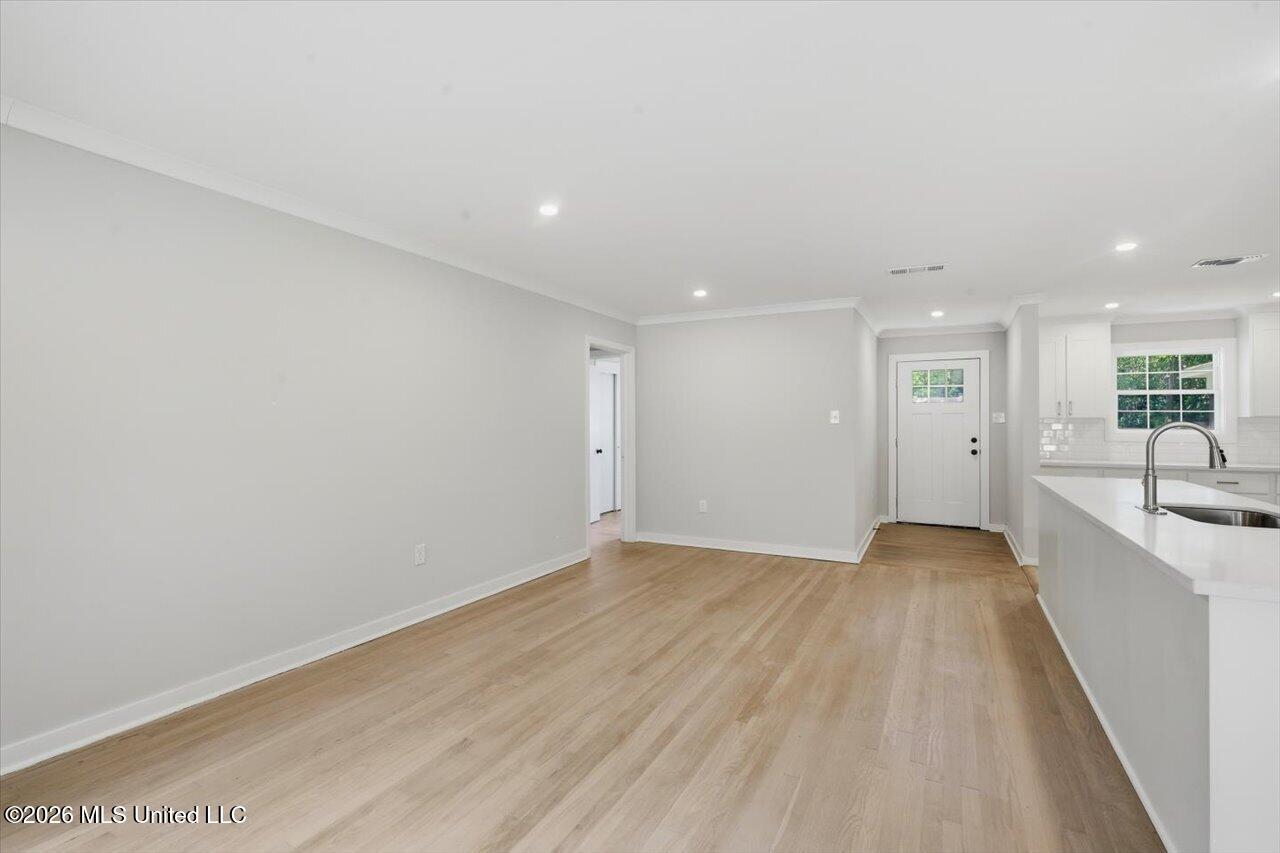4330 Manhassett Drive Property Photo 12