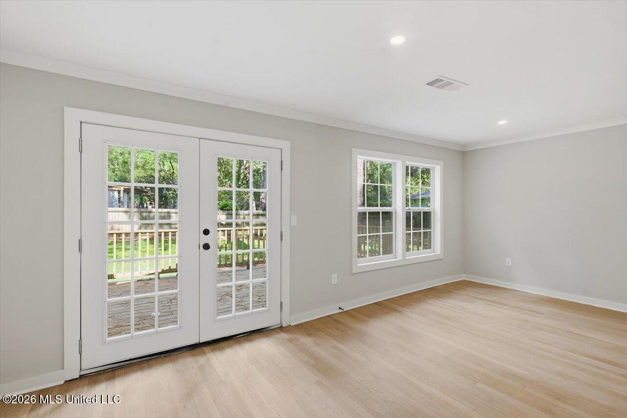 4330 Manhassett Drive Property Photo 13