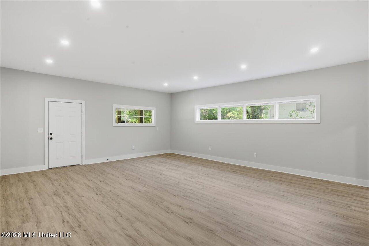 4330 Manhassett Drive Property Photo 15