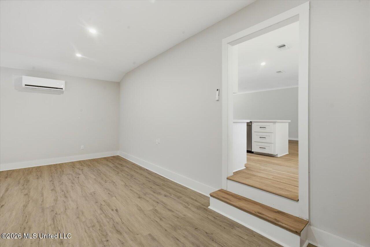 4330 Manhassett Drive Property Photo 19