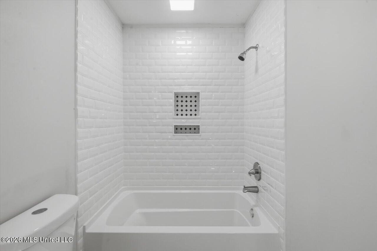 4330 Manhassett Drive Property Photo 25