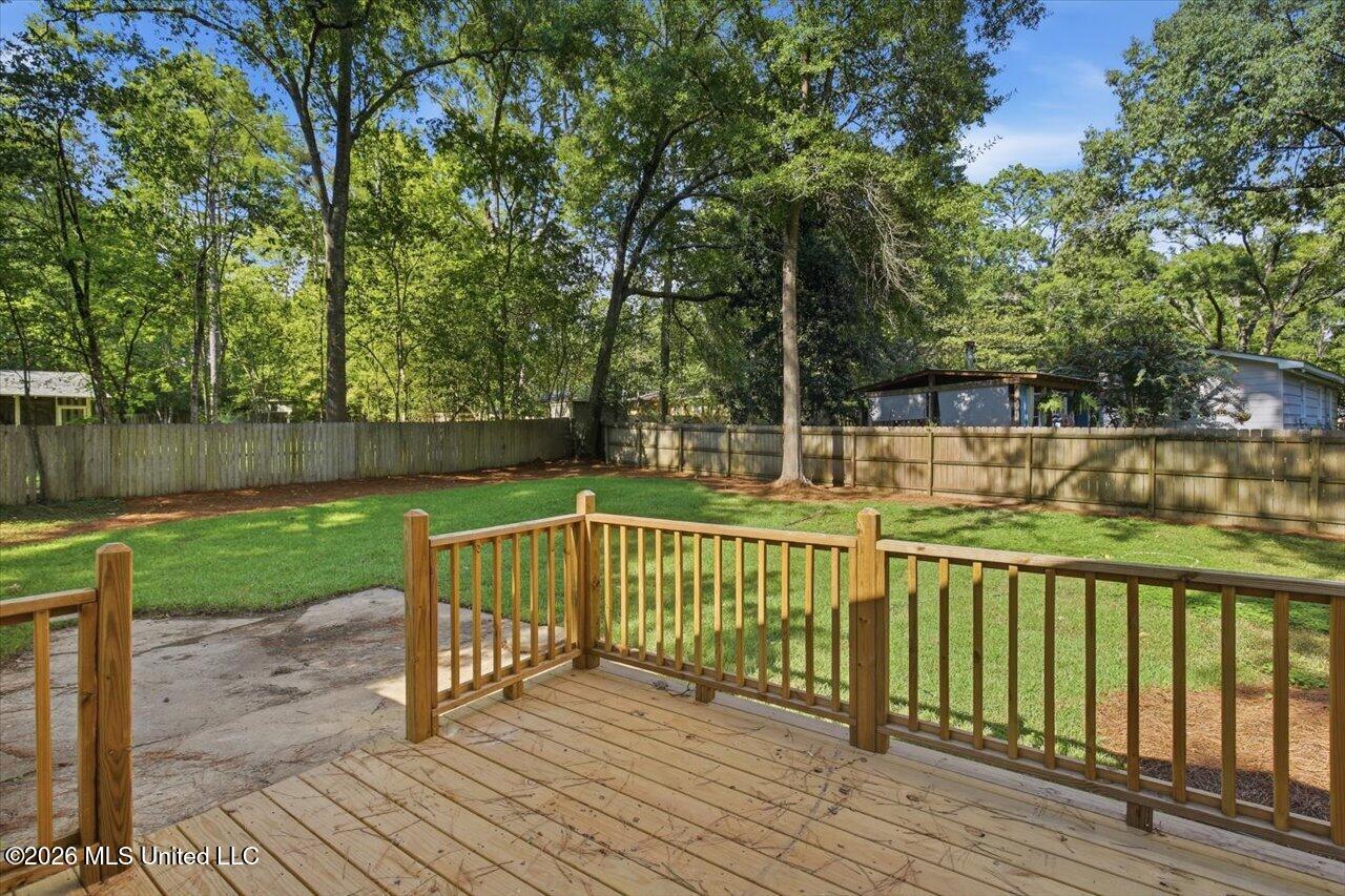 4330 Manhassett Drive Property Photo 32
