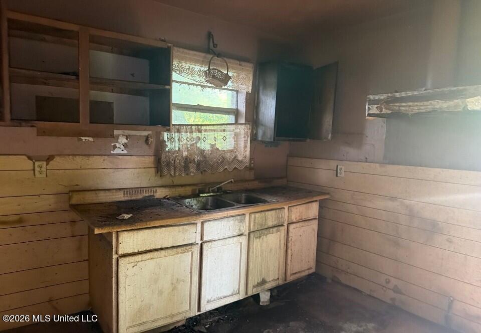 453 Main Street Property Photo 5