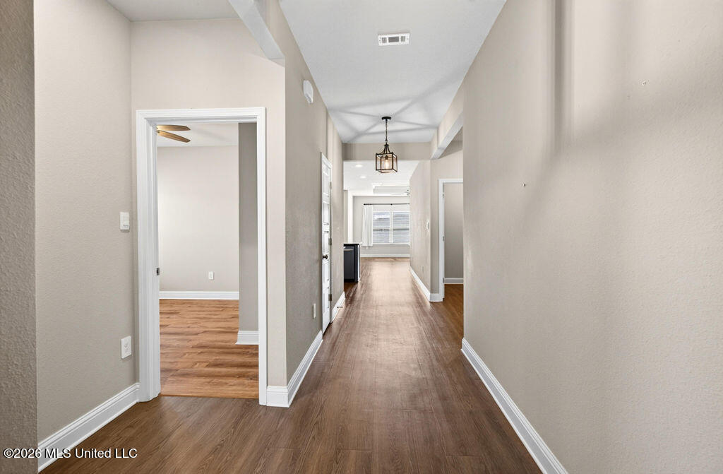 15610 Hawick Lane Property Photo 8