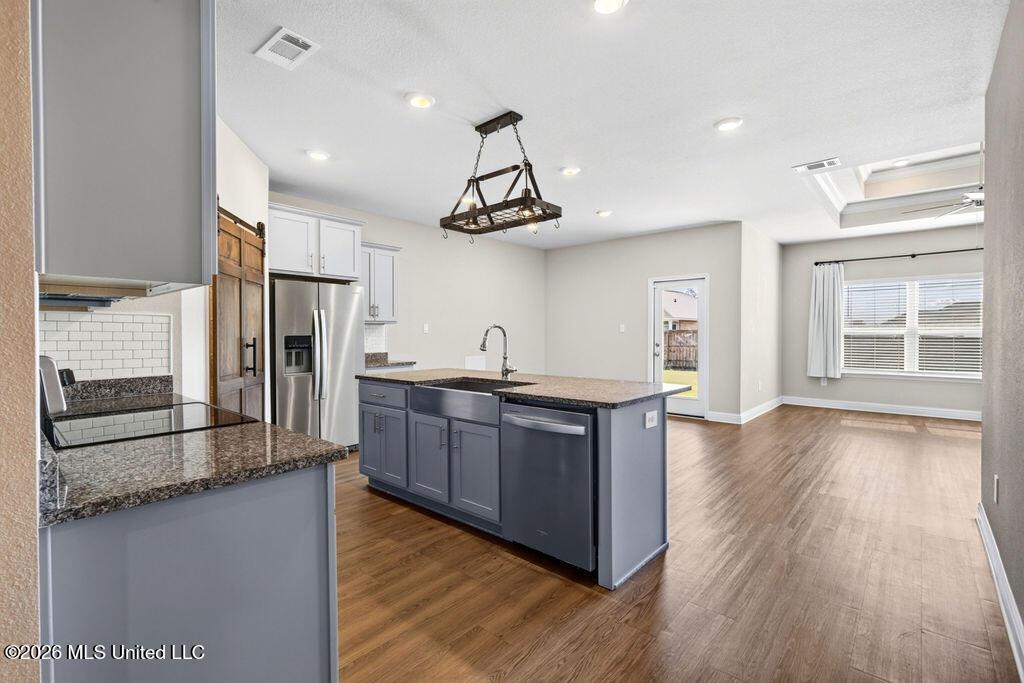 15610 Hawick Lane Property Photo 10