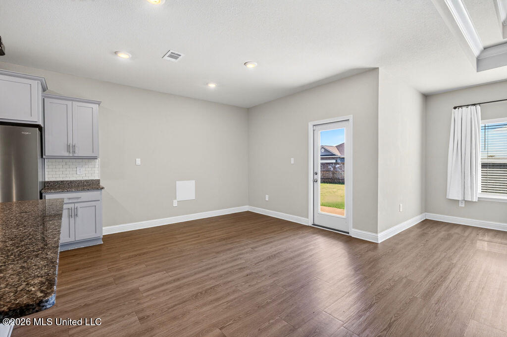 15610 Hawick Lane Property Photo 11