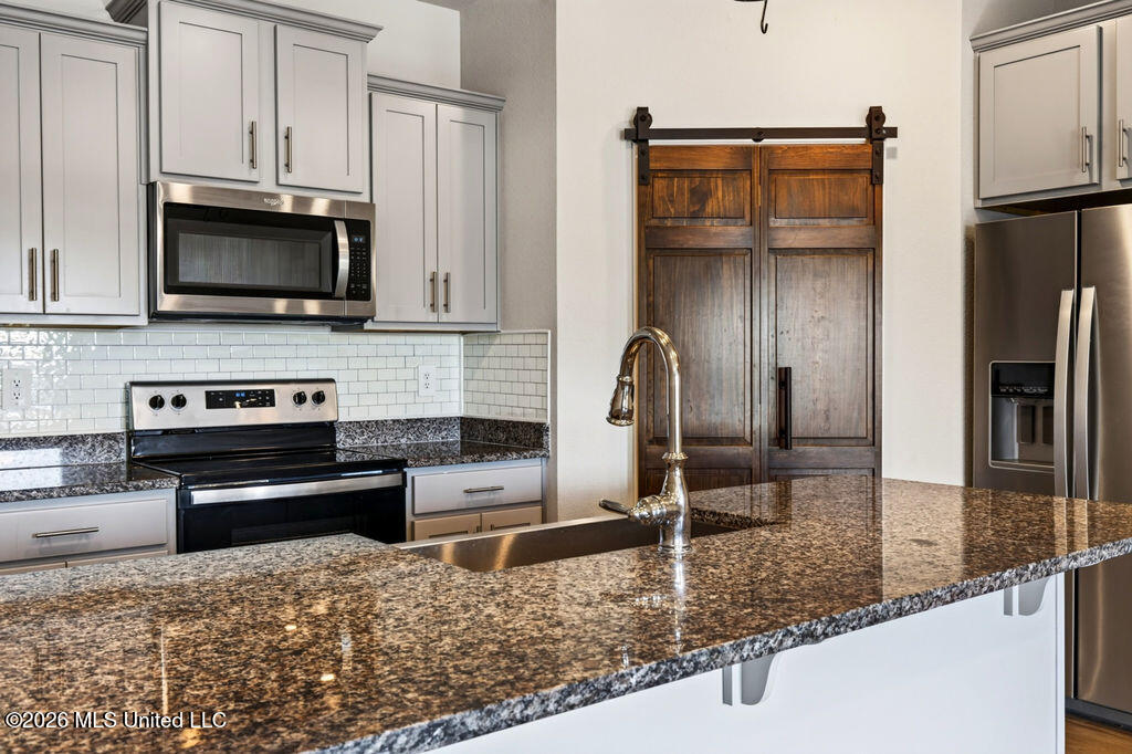 15610 Hawick Lane Property Photo 13