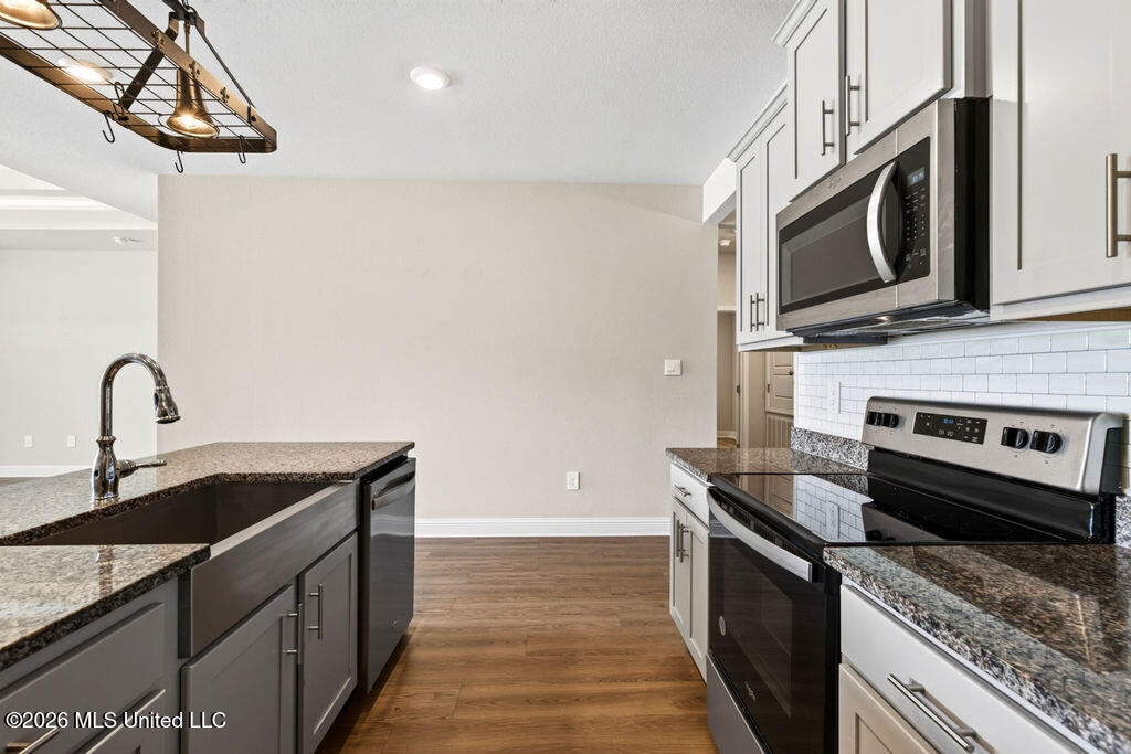 15610 Hawick Lane Property Photo 16