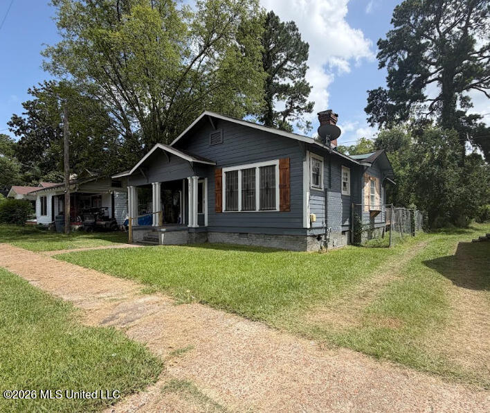807 Evergreen Avenue Property Photo 3