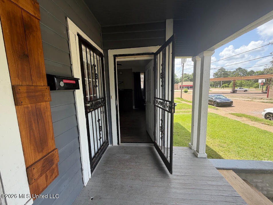 807 Evergreen Avenue Property Photo 4