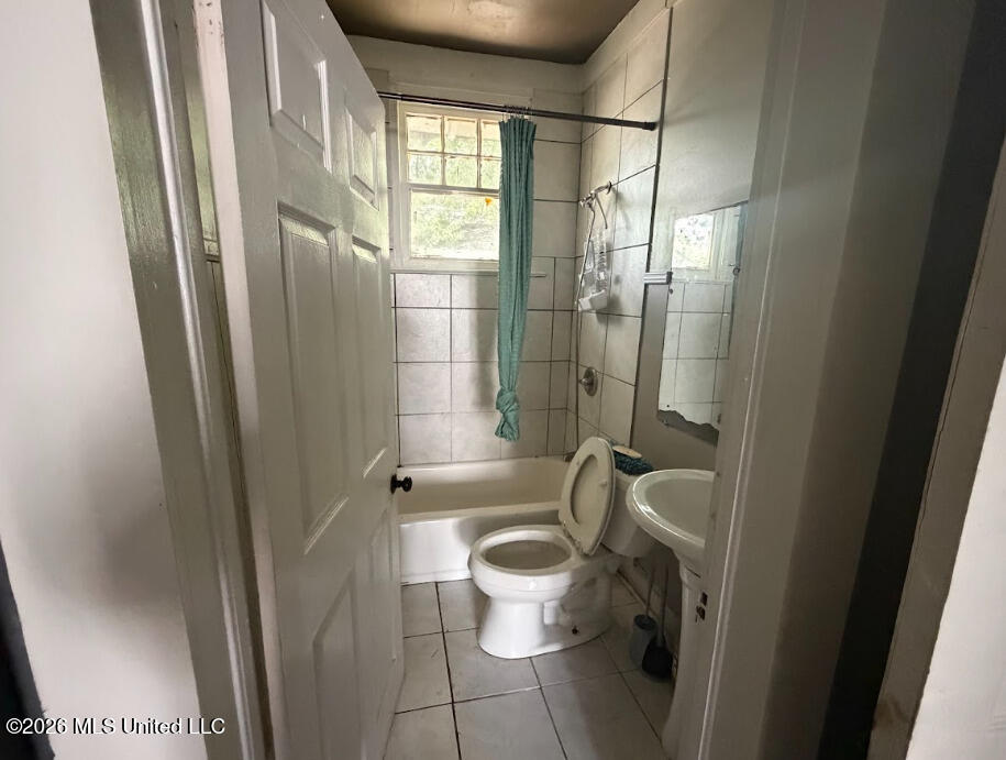 807 Evergreen Avenue Property Photo 5