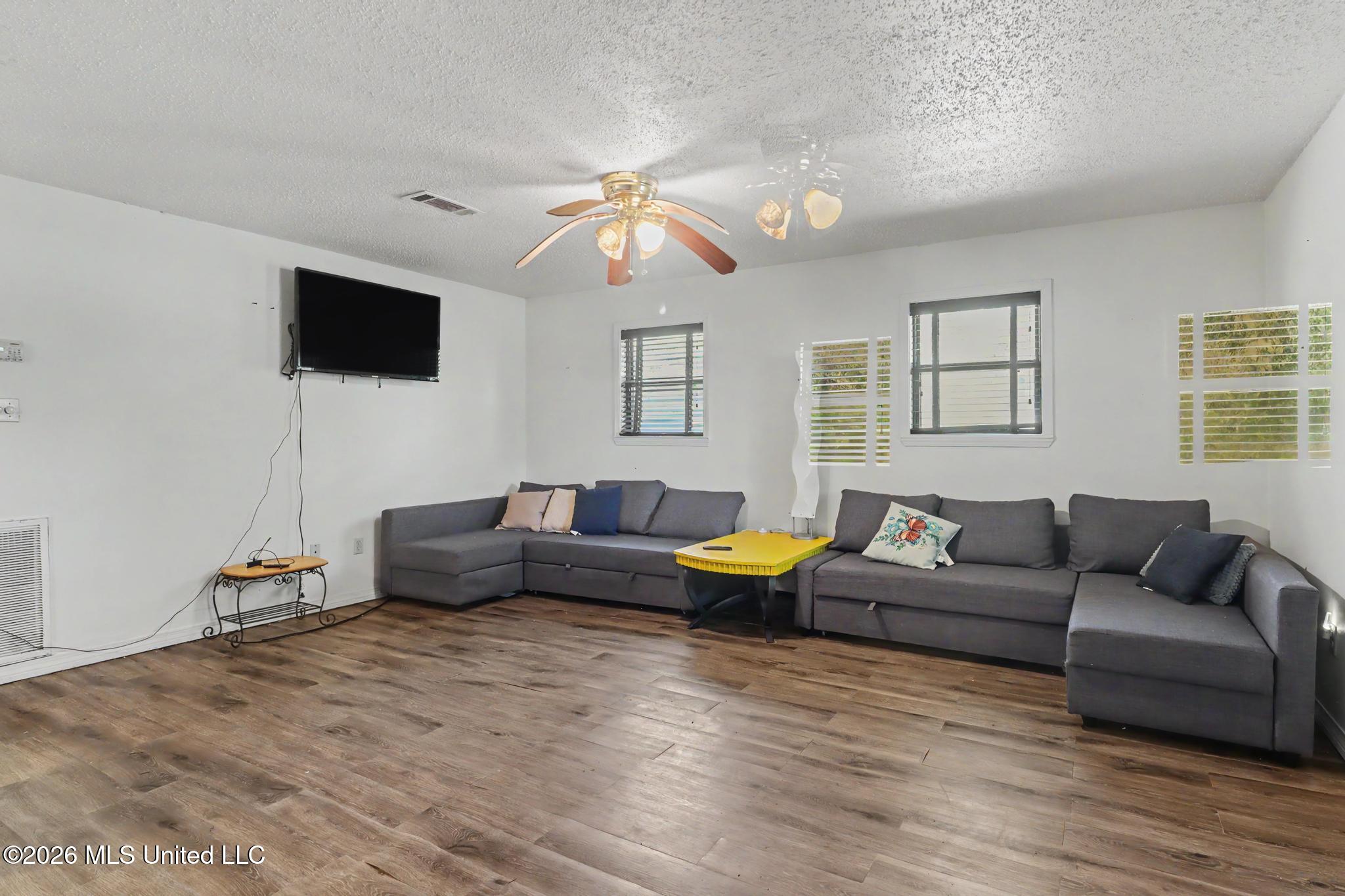 12597 Old Highway 49 Property Photo 6