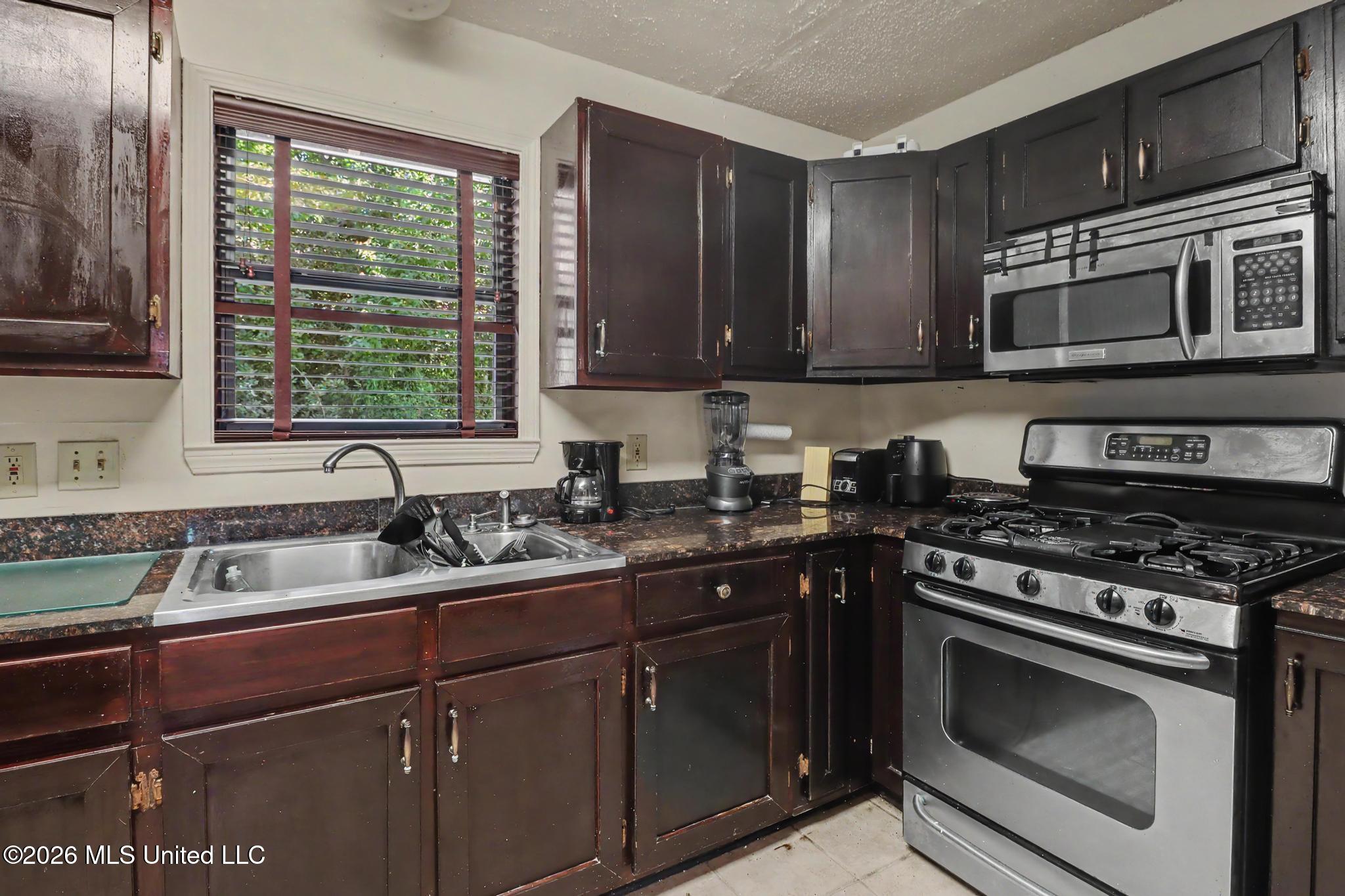 12597 Old Highway 49 Property Photo 9