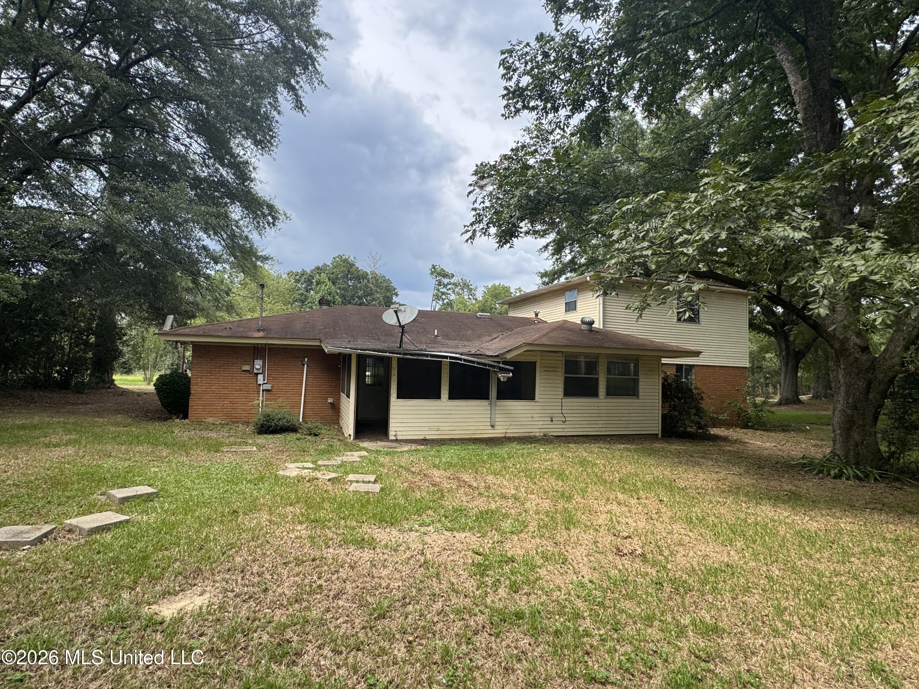 724 Norwood Avenue Property Photo 4
