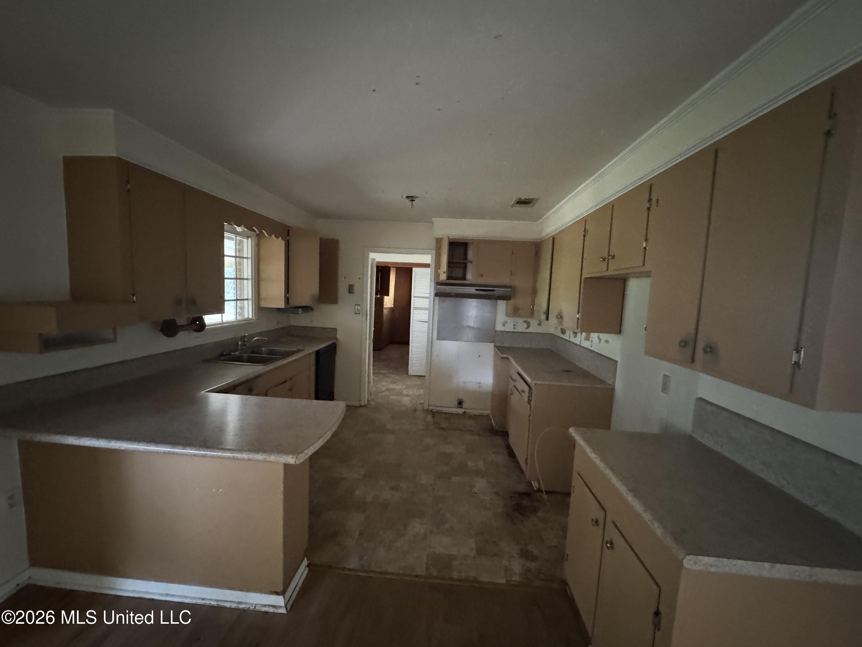 724 Norwood Avenue Property Photo 6