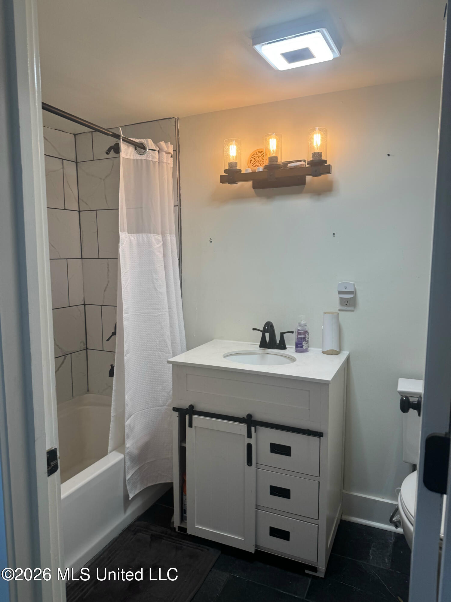 1118 W Mcdowell Road Property Photo 15