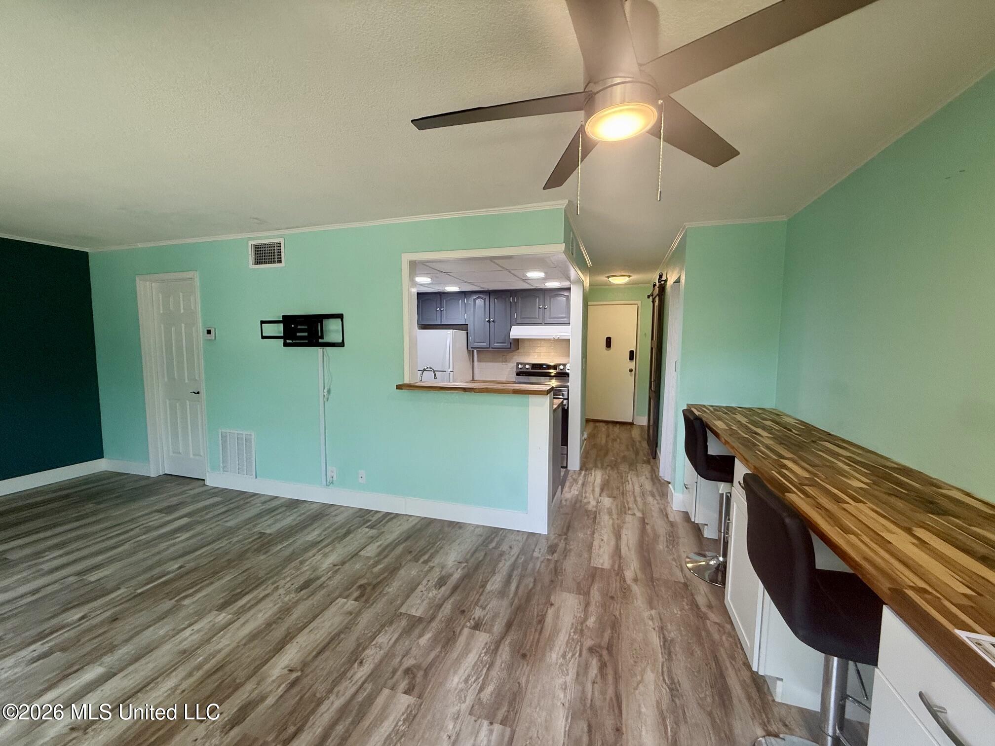 106 Lanai Village Property Photo 8