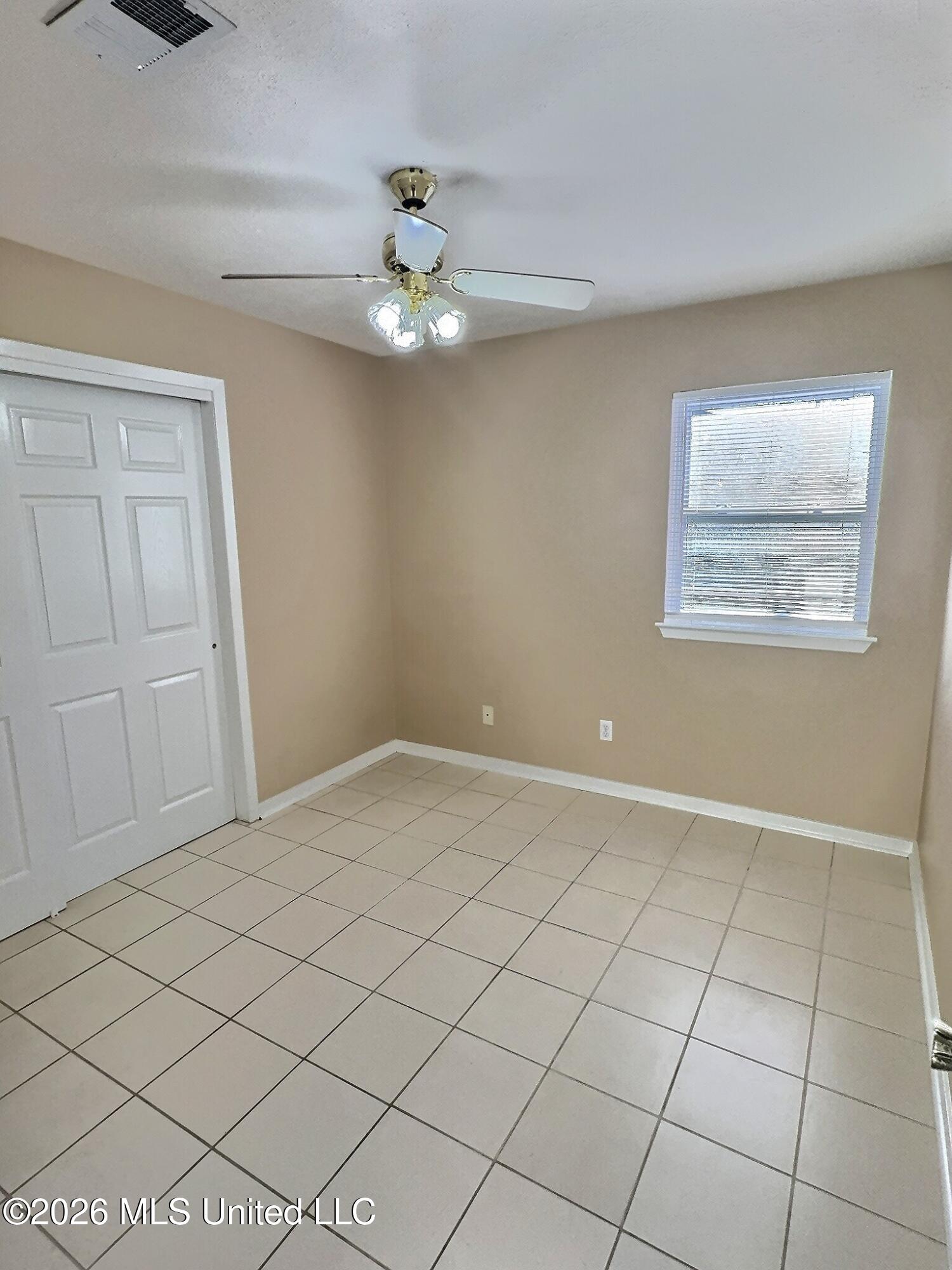 302 Hunter Drive Property Photo 10