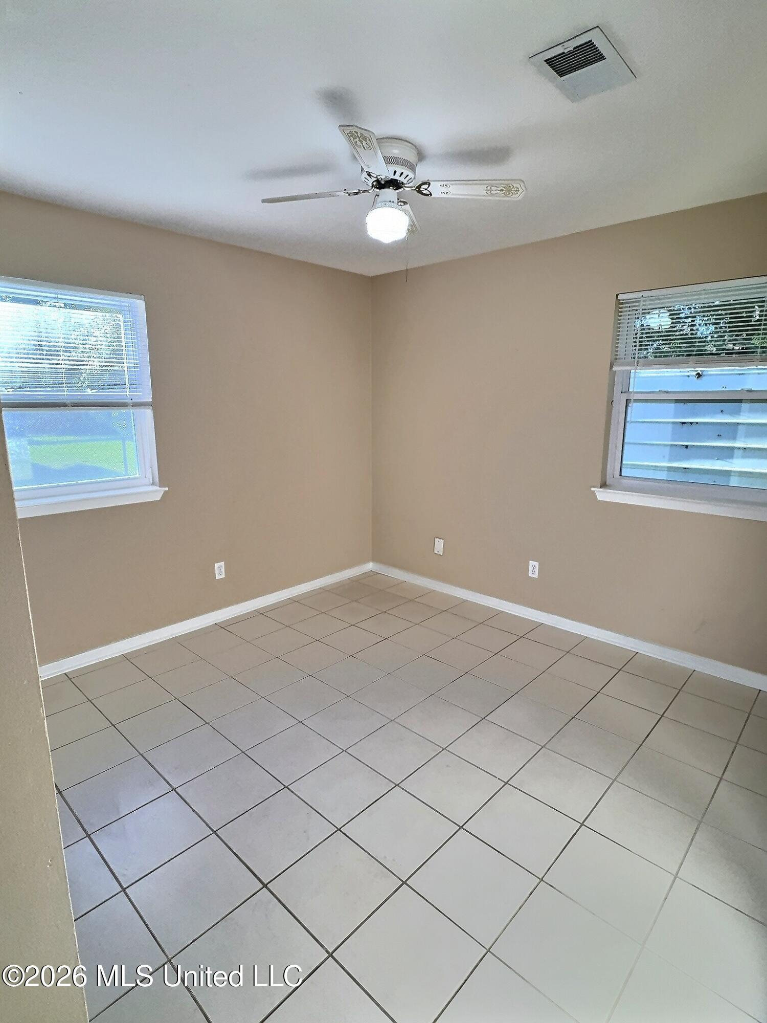 302 Hunter Drive Property Photo 11