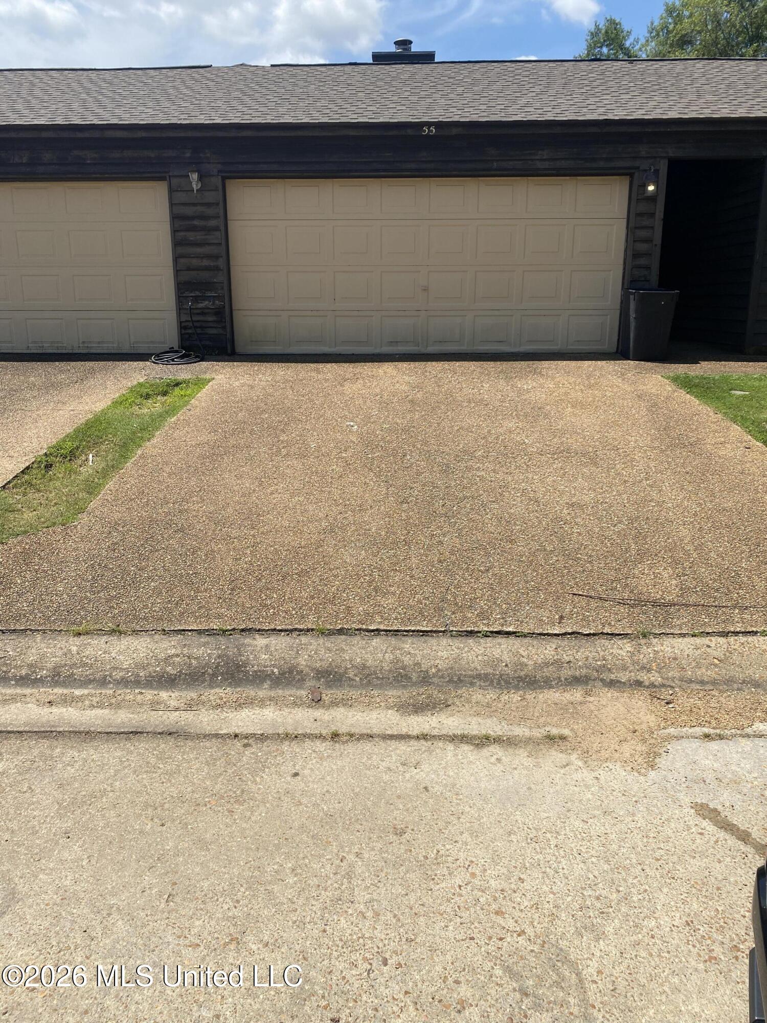 55 Woodlake Drive Property Photo 3